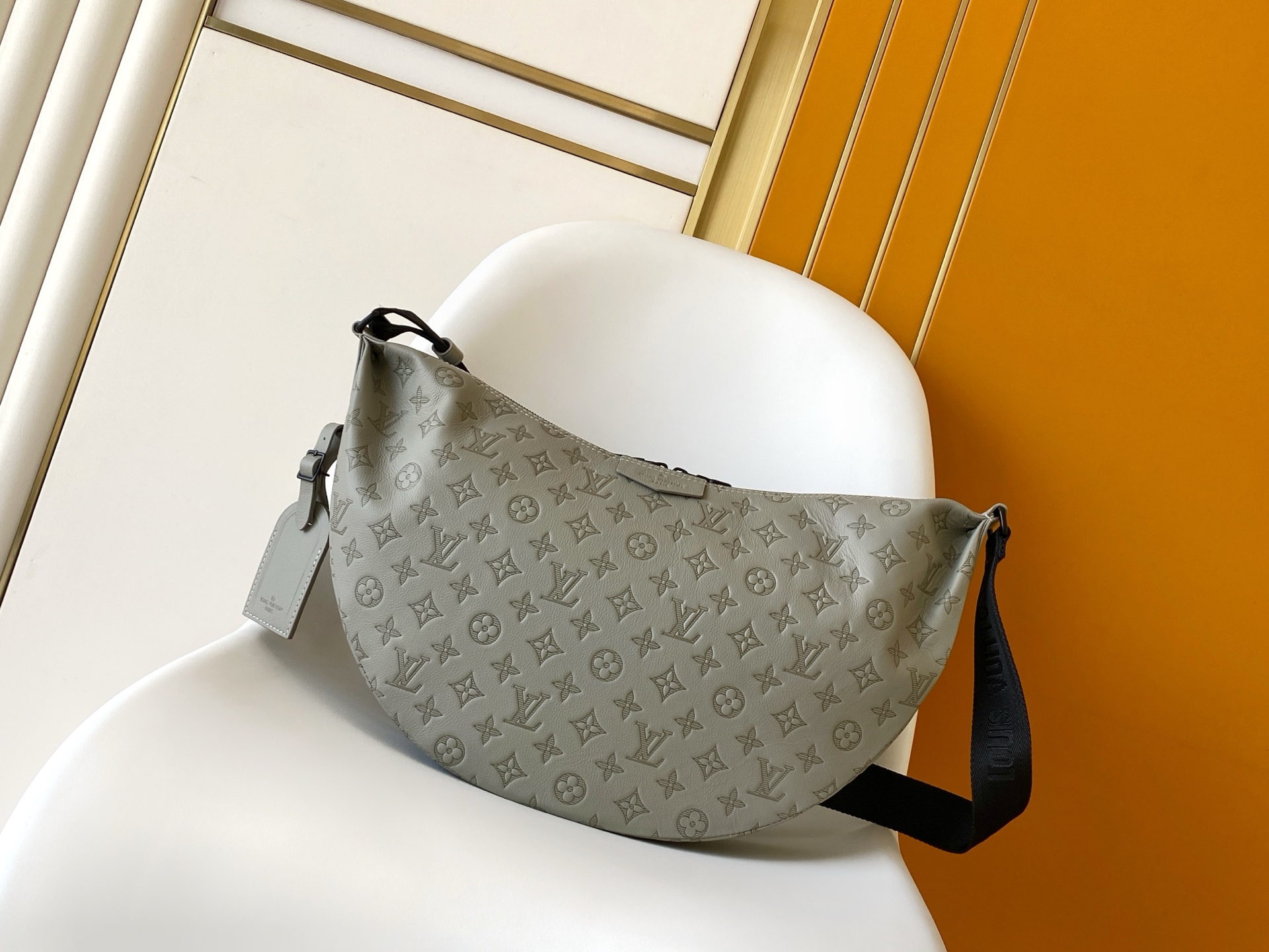 Louis Vuitton Basic Bag Cow Leather Black M-l-s
