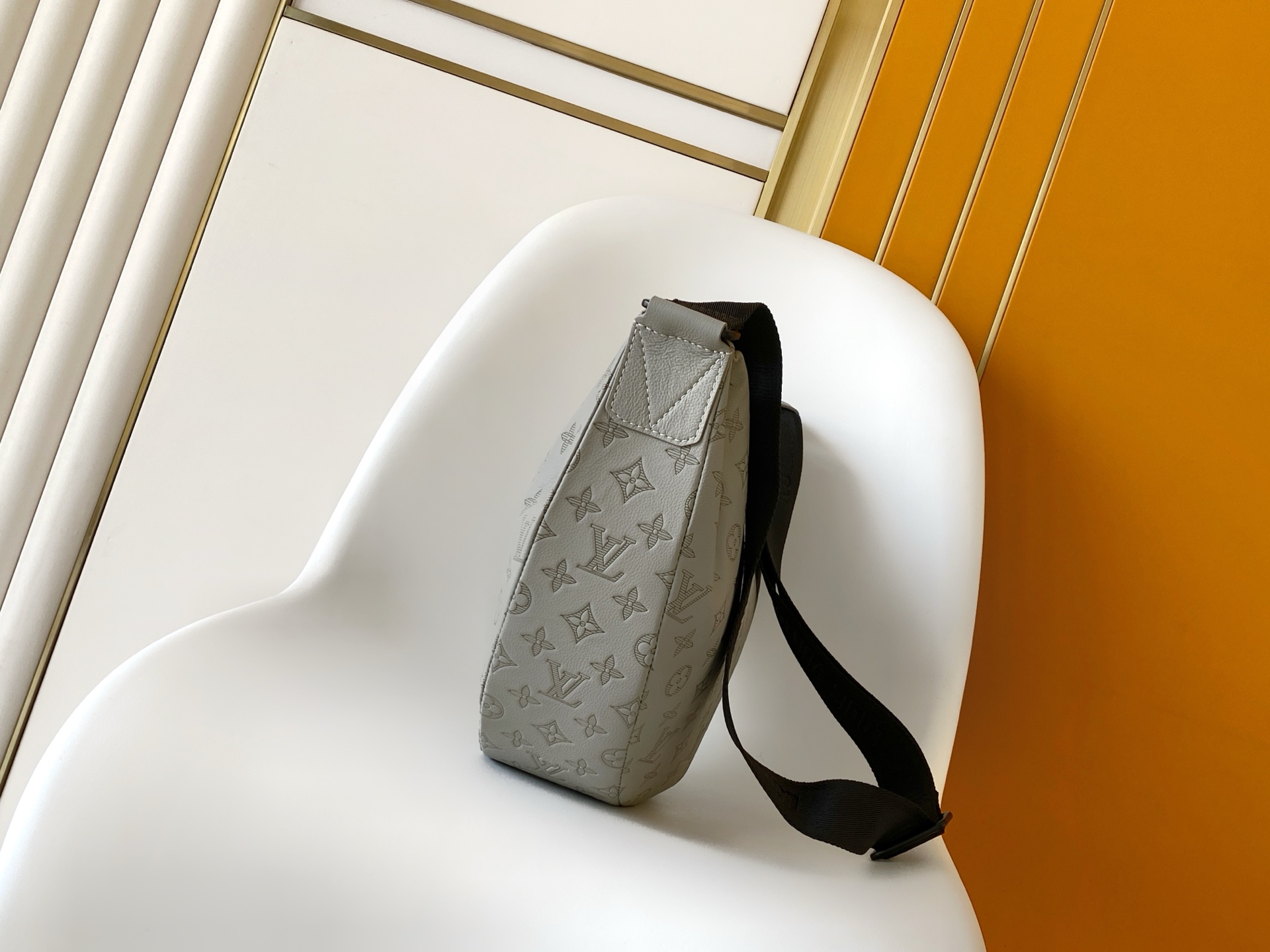 Louis Vuitton Basic Bag Cow Leather Black M-l-s