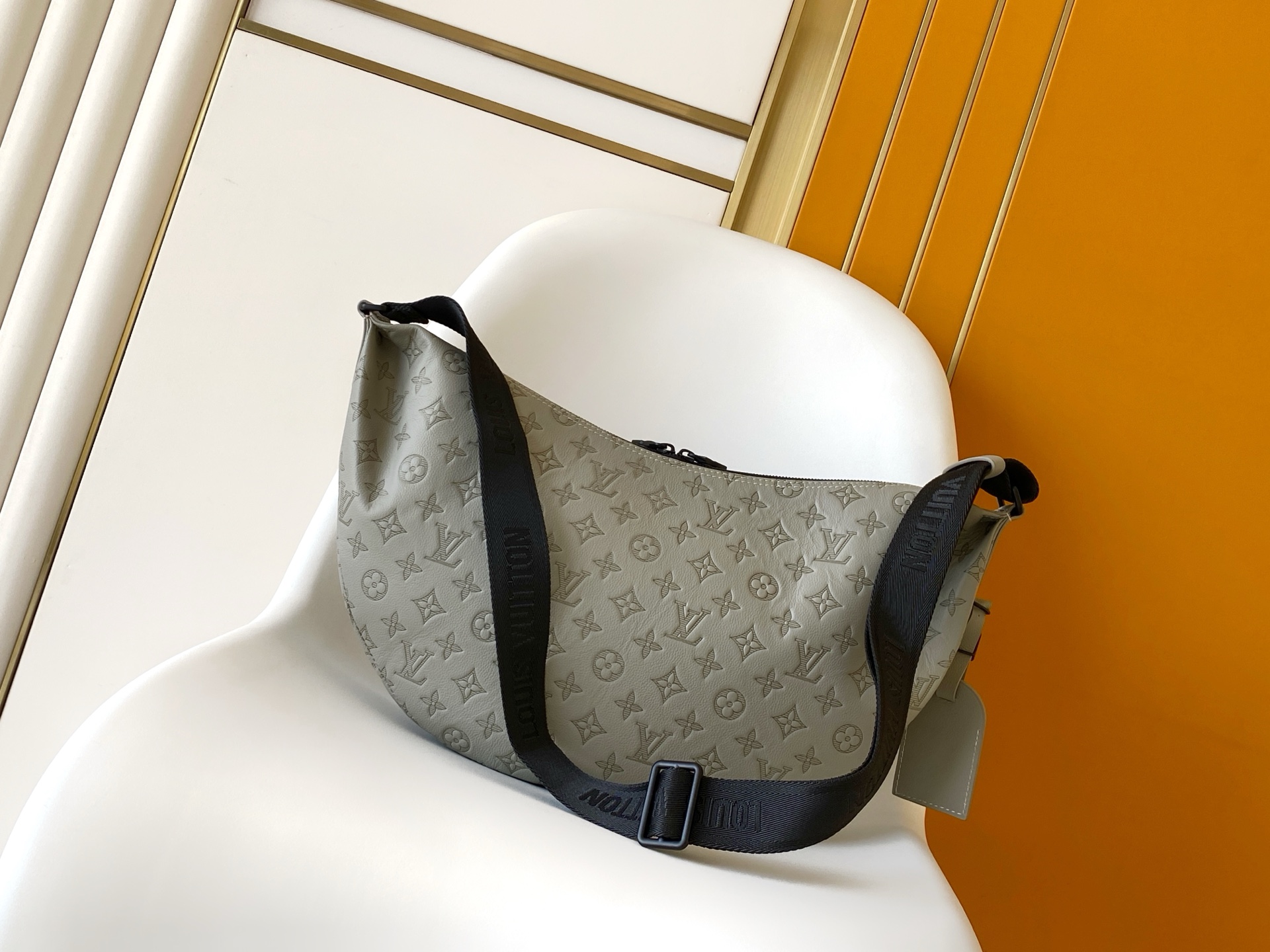 Louis Vuitton Basic Bag Cow Leather Black M-l-s