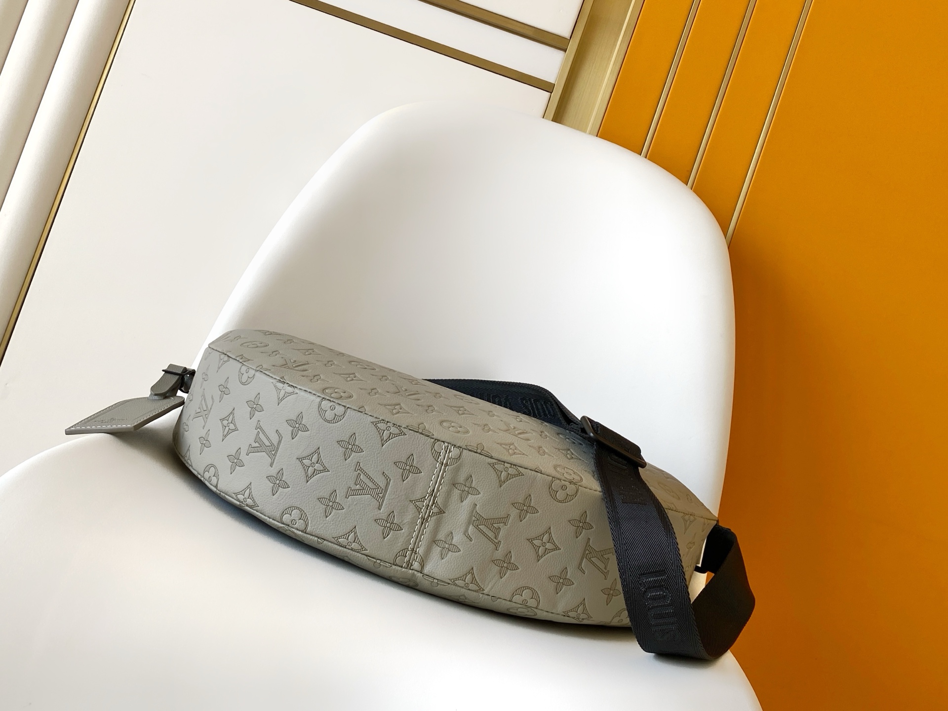 Louis Vuitton Basic Bag Cow Leather Black M-l-s