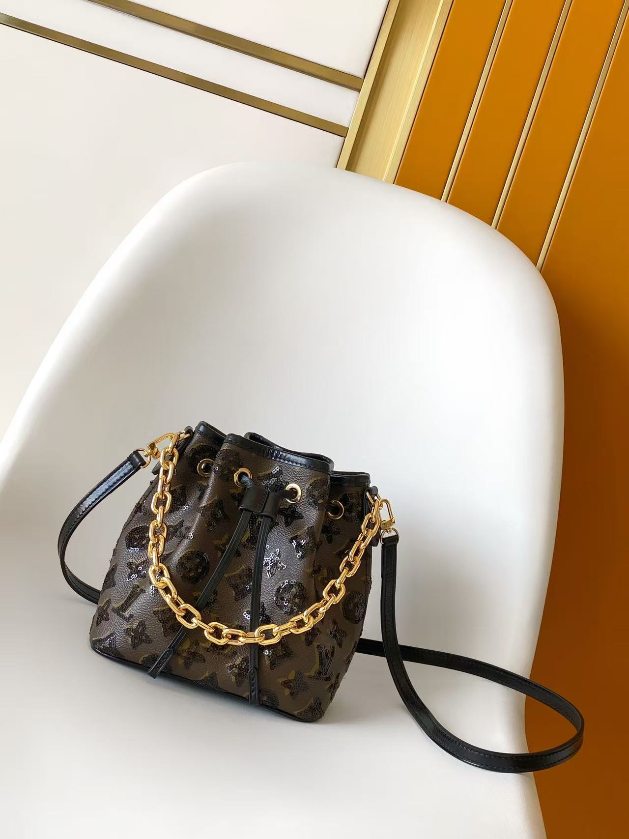 Louis Vuitton Basic Bag Canvas M-l-s