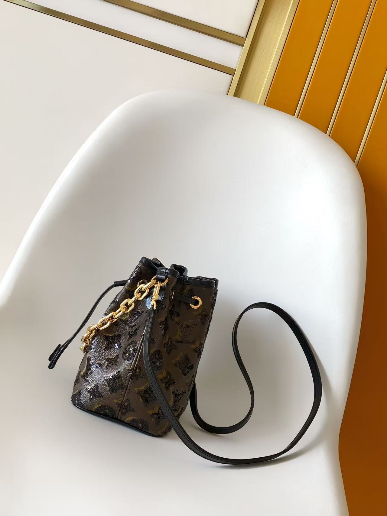 Louis Vuitton Basic Bag Canvas M-l-s