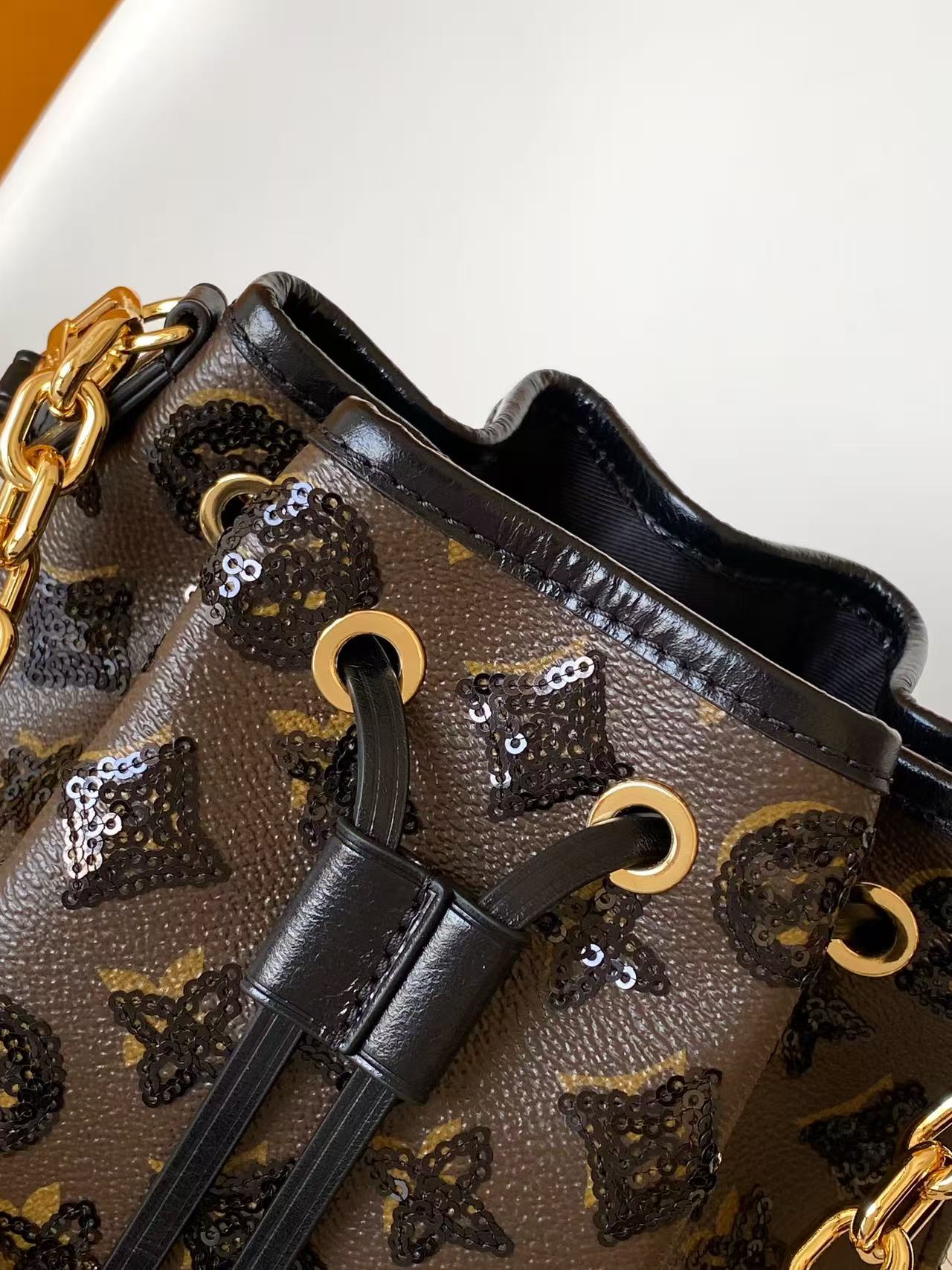 Louis Vuitton Basic Bag Canvas M-l-s