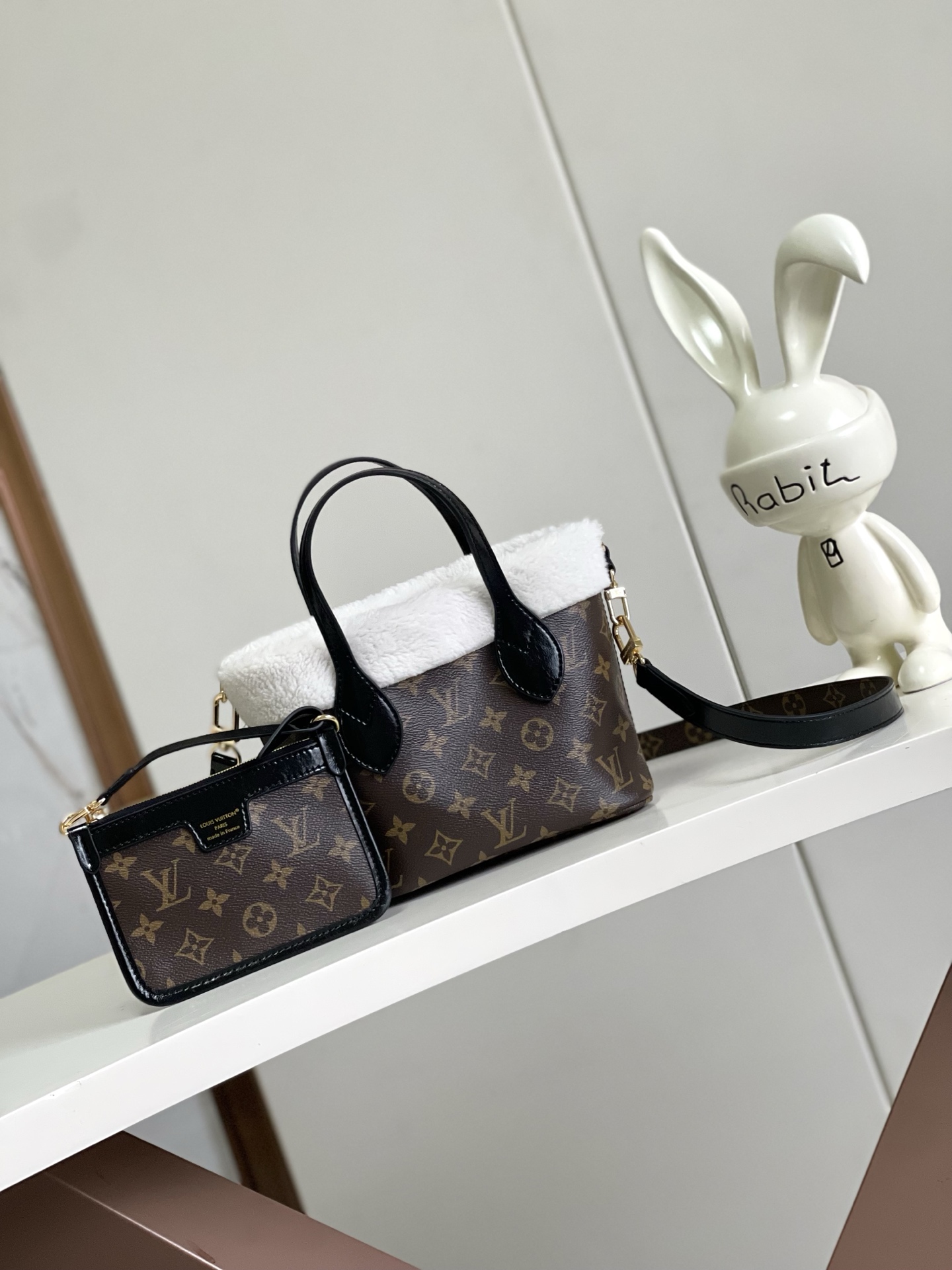 Louis Vuitton Basic Bag Canvas M-l-s