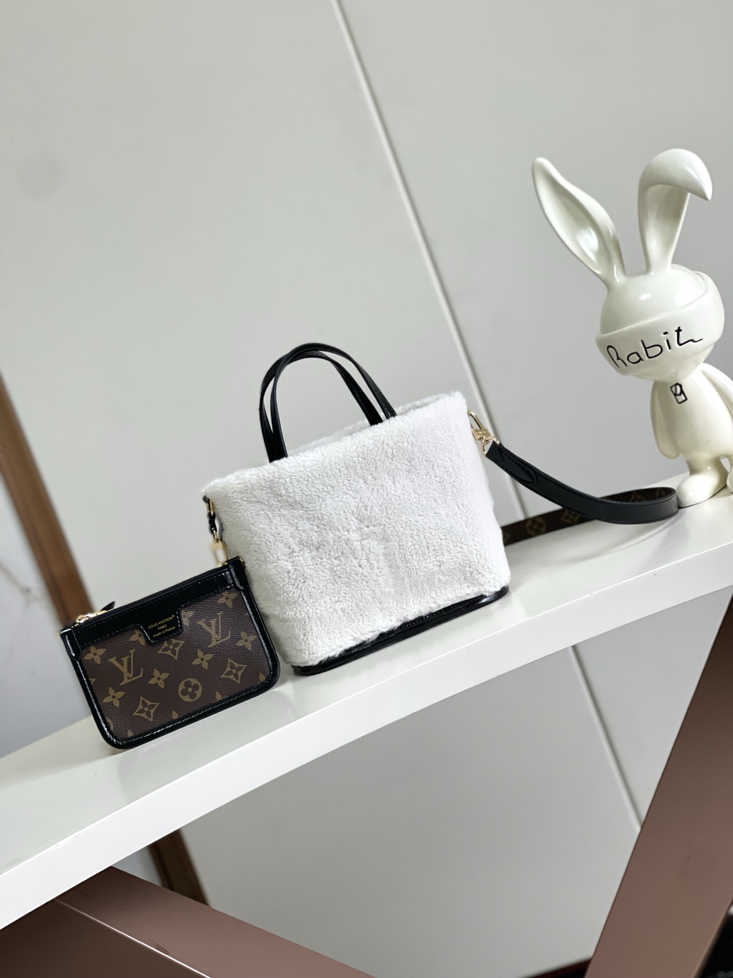 Louis Vuitton Basic Bag Canvas M-l-s