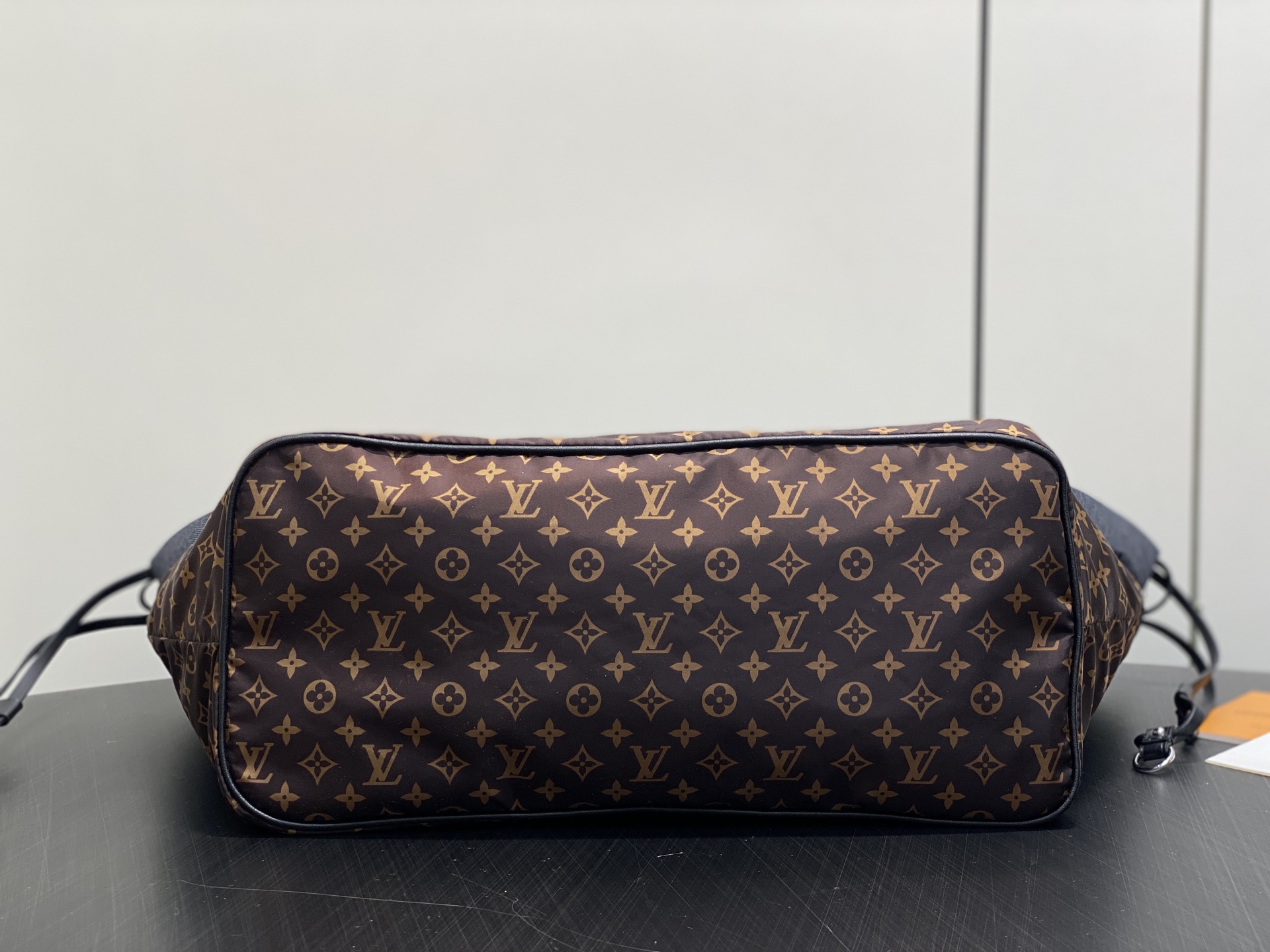 Louis Vuitton Tote Bag M-l-s