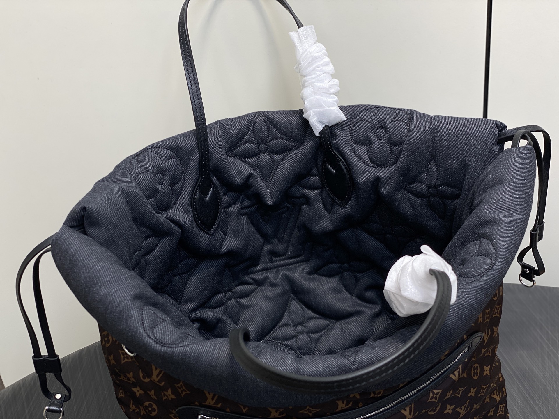 Louis Vuitton Tote Bag M-l-s