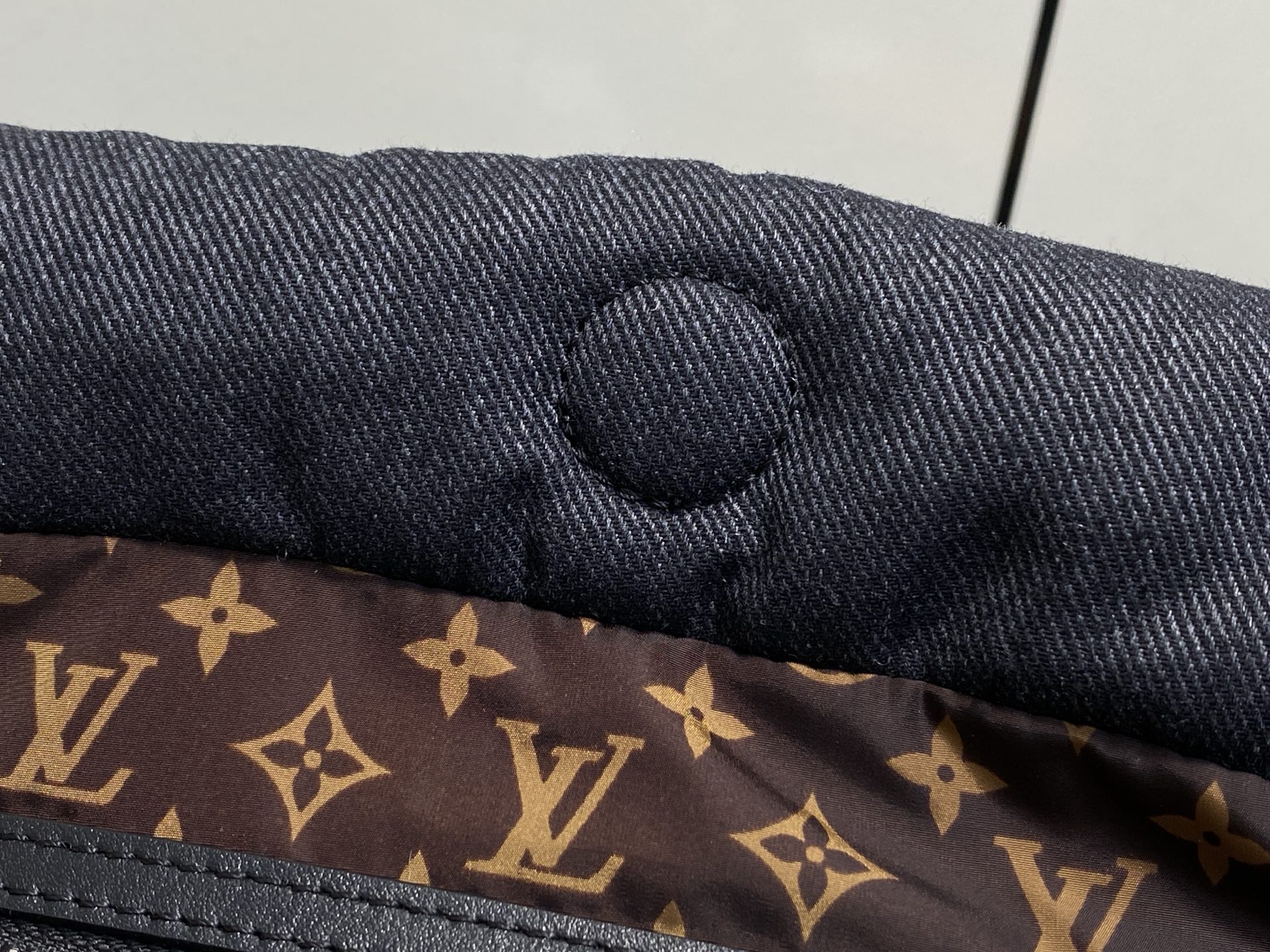 Louis Vuitton Tote Bag M-l-s