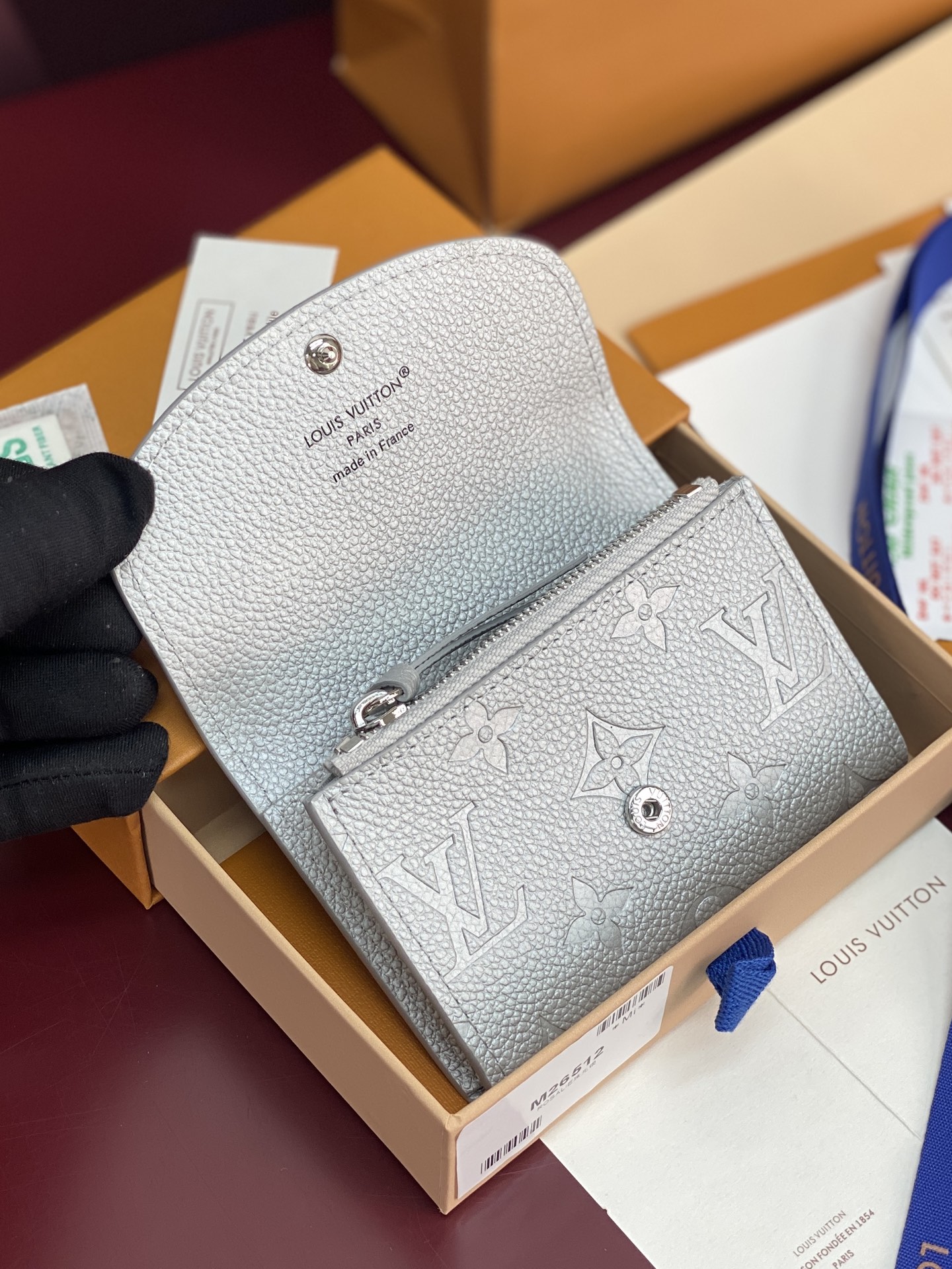 Louis Vuitton Basic Bag M-l-s