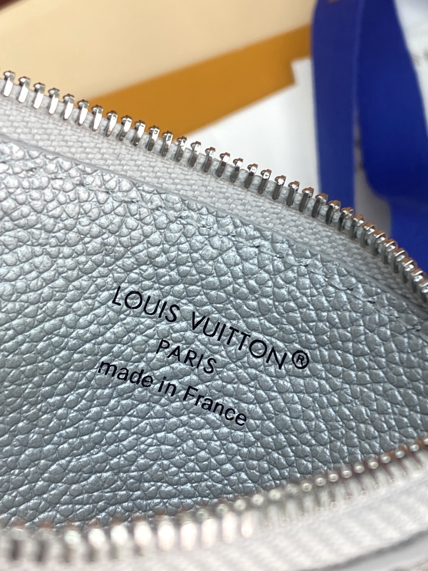 Louis Vuitton Basic Bag Cow Leather M
