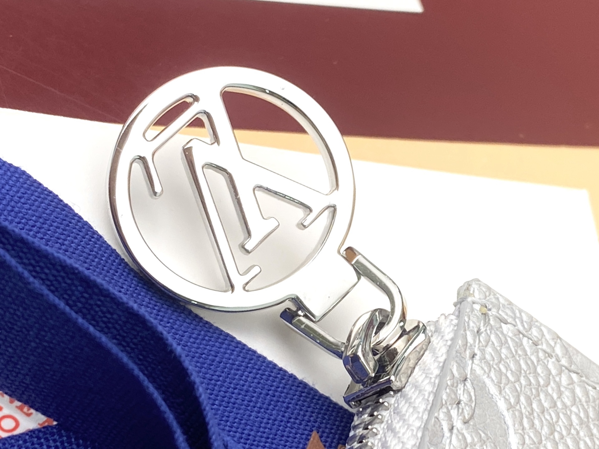 Louis Vuitton Basic Bag Cow Leather M