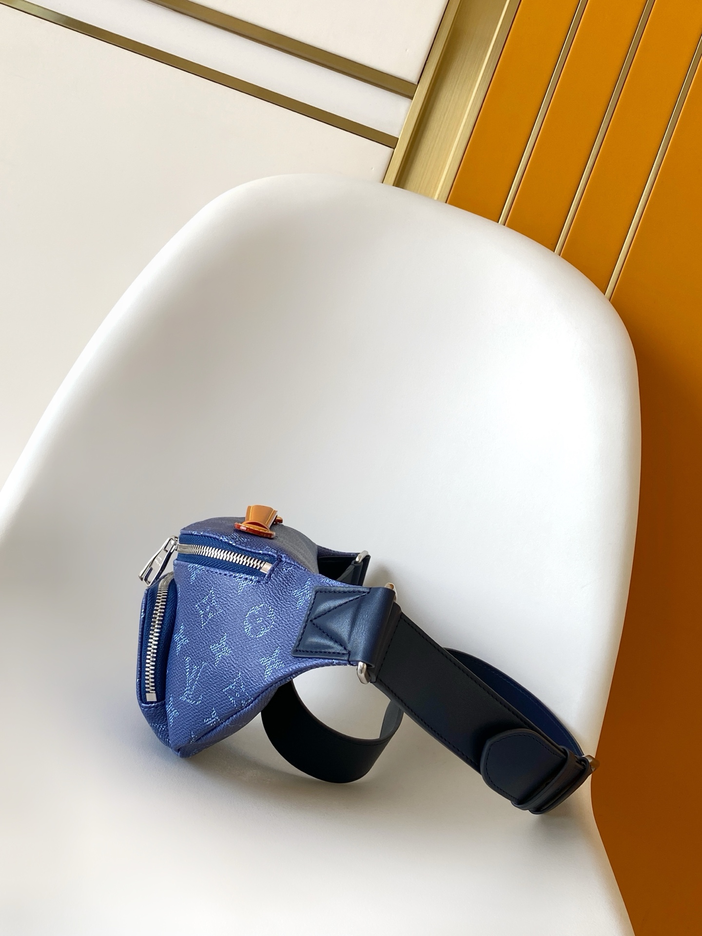 Louis Vuitton Basic Bag Cow Leather Black M-s