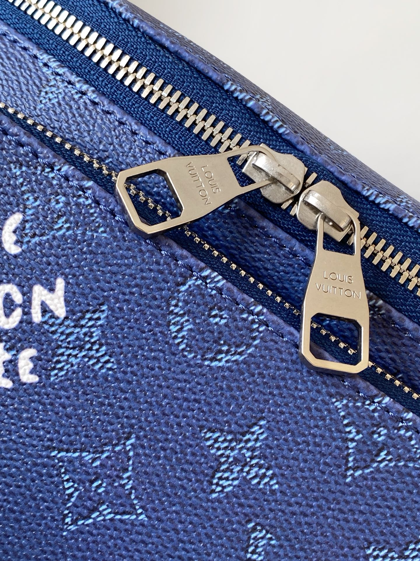 Louis Vuitton Basic Bag Cow Leather Black M-s