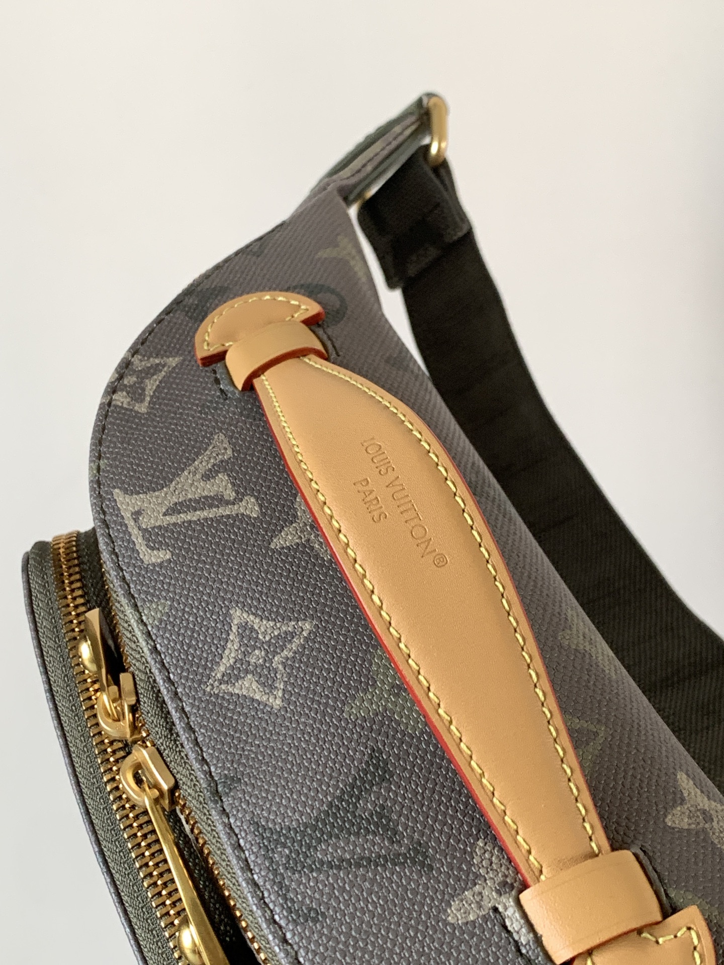 Louis Vuitton Basic Bag Canvas Green M-l-s