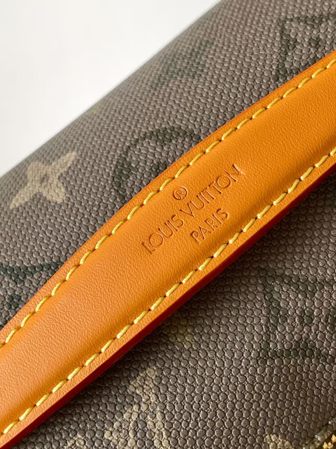 Louis Vuitton Basic Bag Canvas Green M-l-s