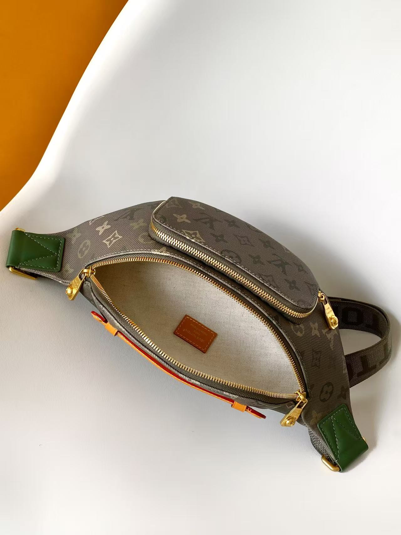 Louis Vuitton Basic Bag Canvas Green M-l-s