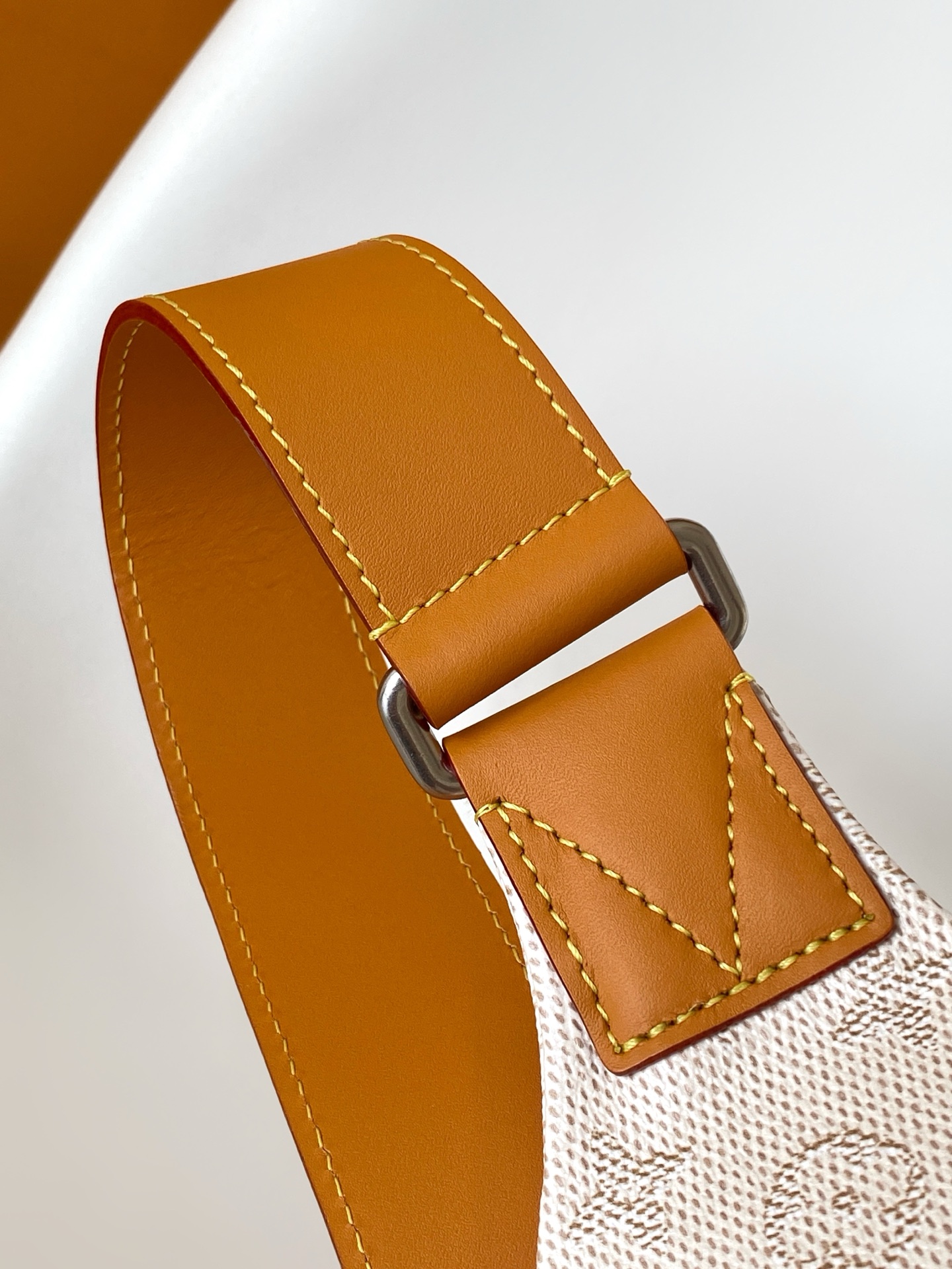 Louis Vuitton Basic Bag Cow Leather Black M-s