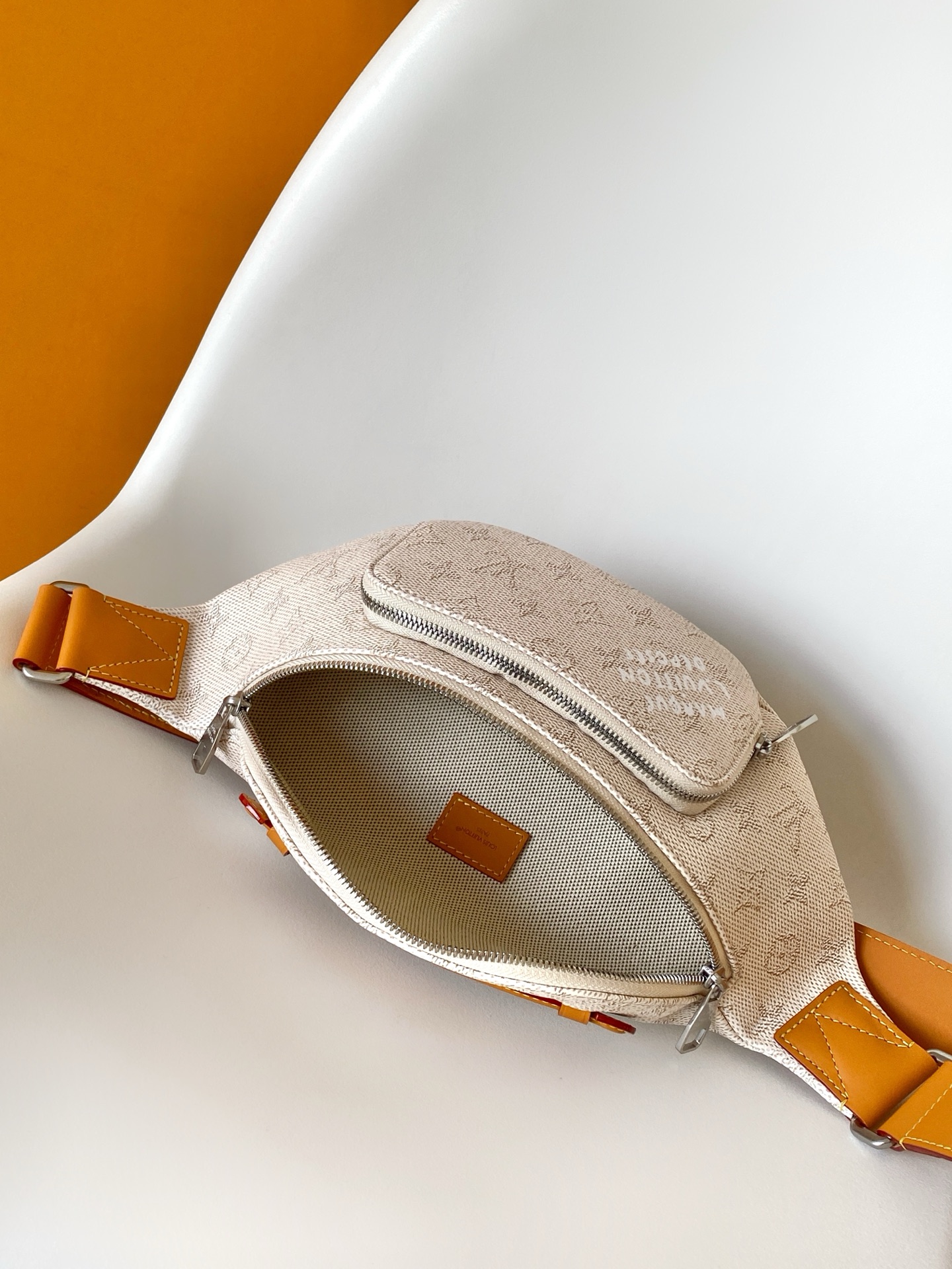 Louis Vuitton Basic Bag Cow Leather Black M-s