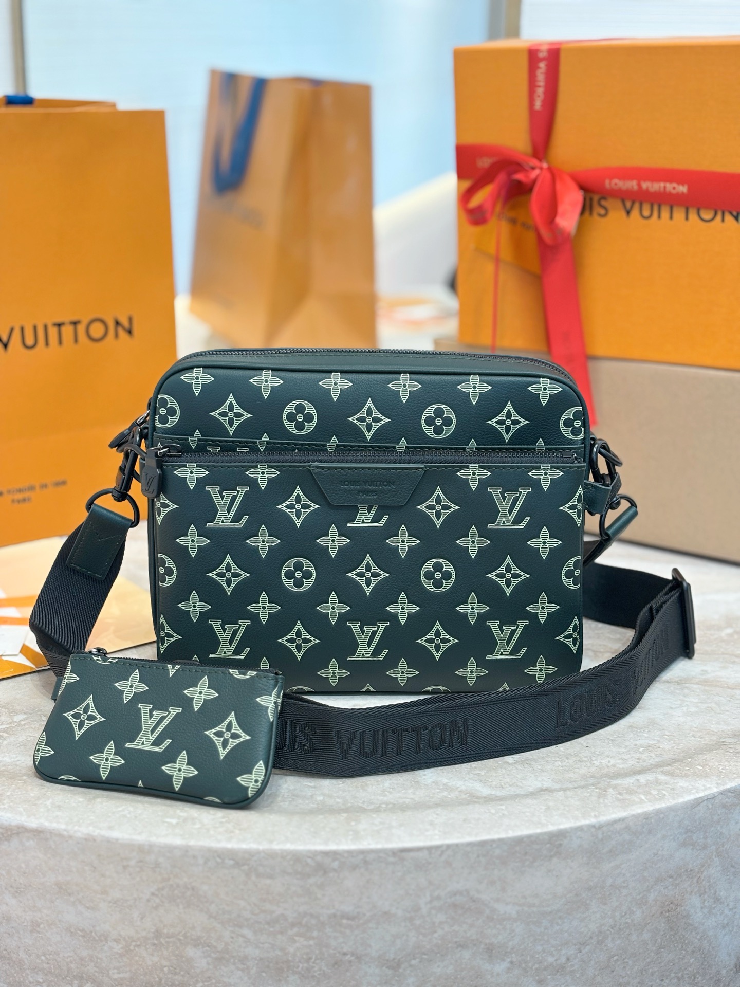 Louis Vuitton Messenger Bag Cow Leather M-25cm-s