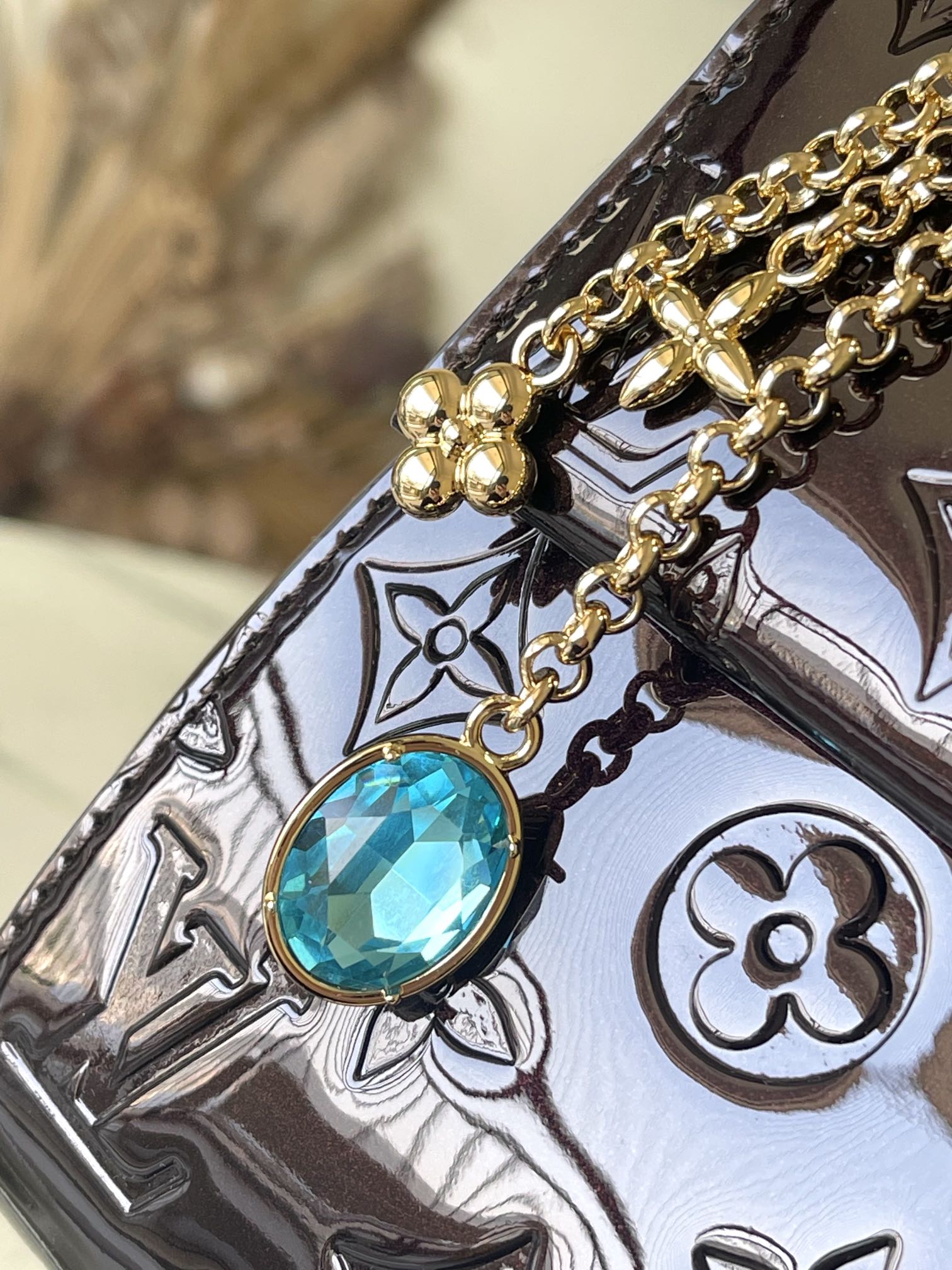 Louis Vuitton Basic Bag Gold M-l