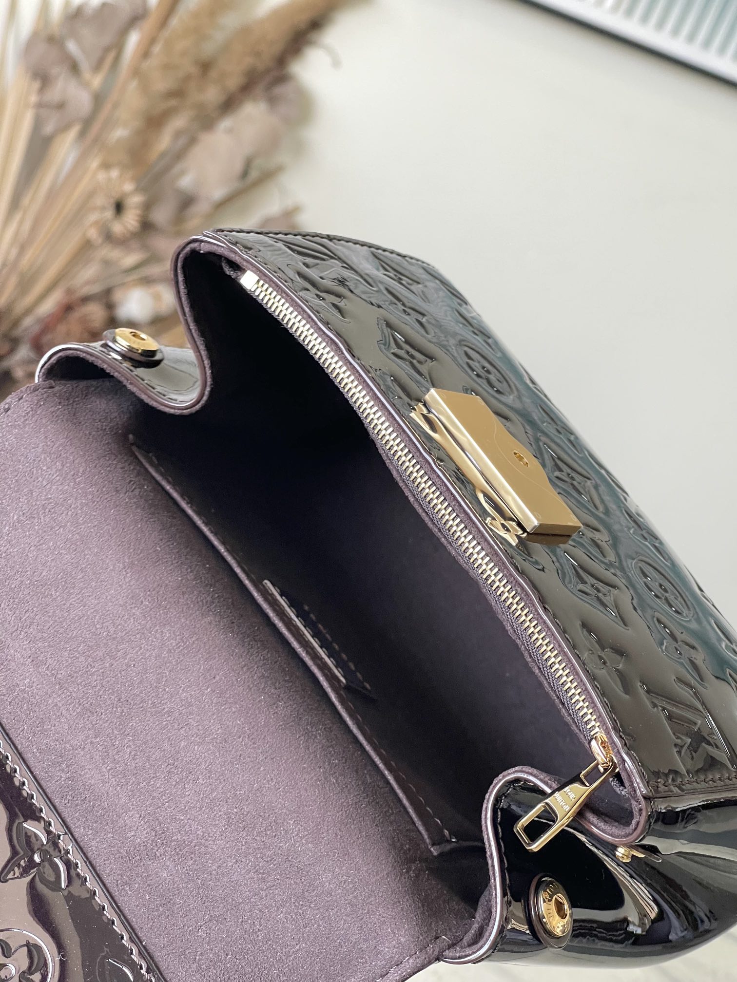 Louis Vuitton Basic Bag Gold M-l