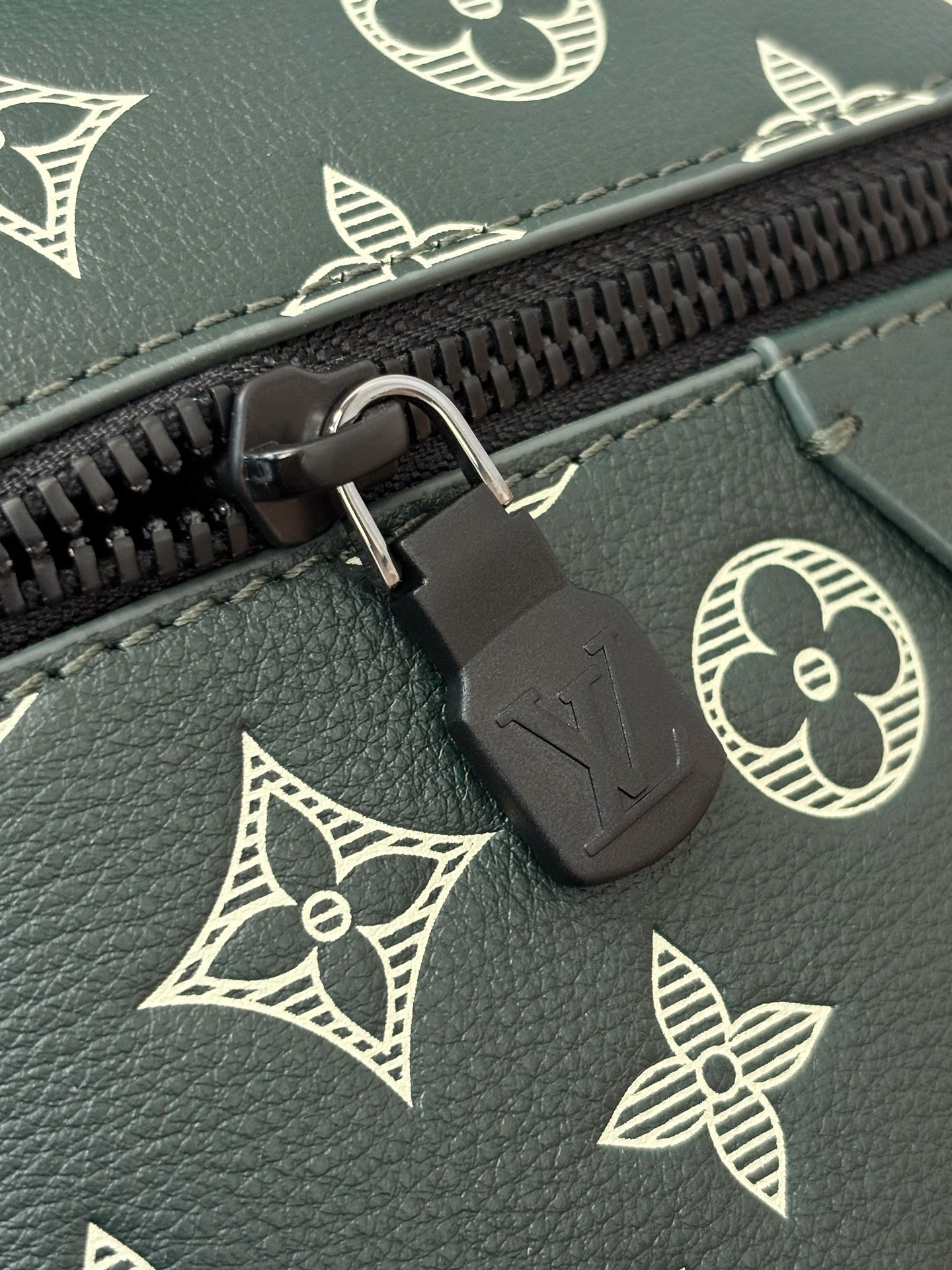 Louis Vuitton Backpack M-s-20cm