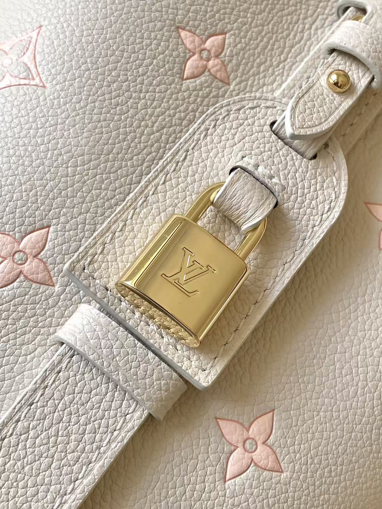 Louis Vuitton Basic Bag M-l
