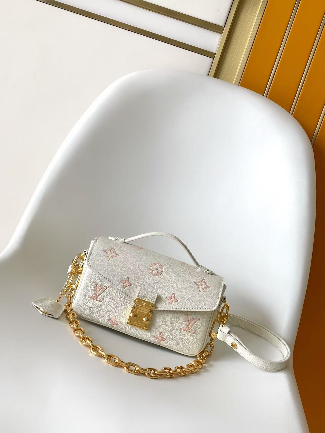 Louis Vuitton Basic Bag M-l-s