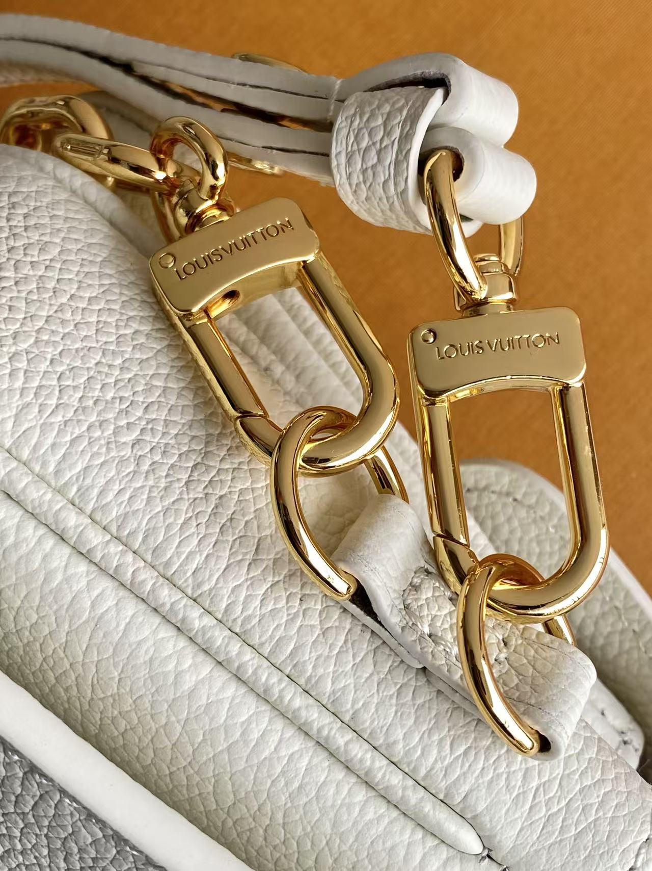 Louis Vuitton Basic Bag M-l-s