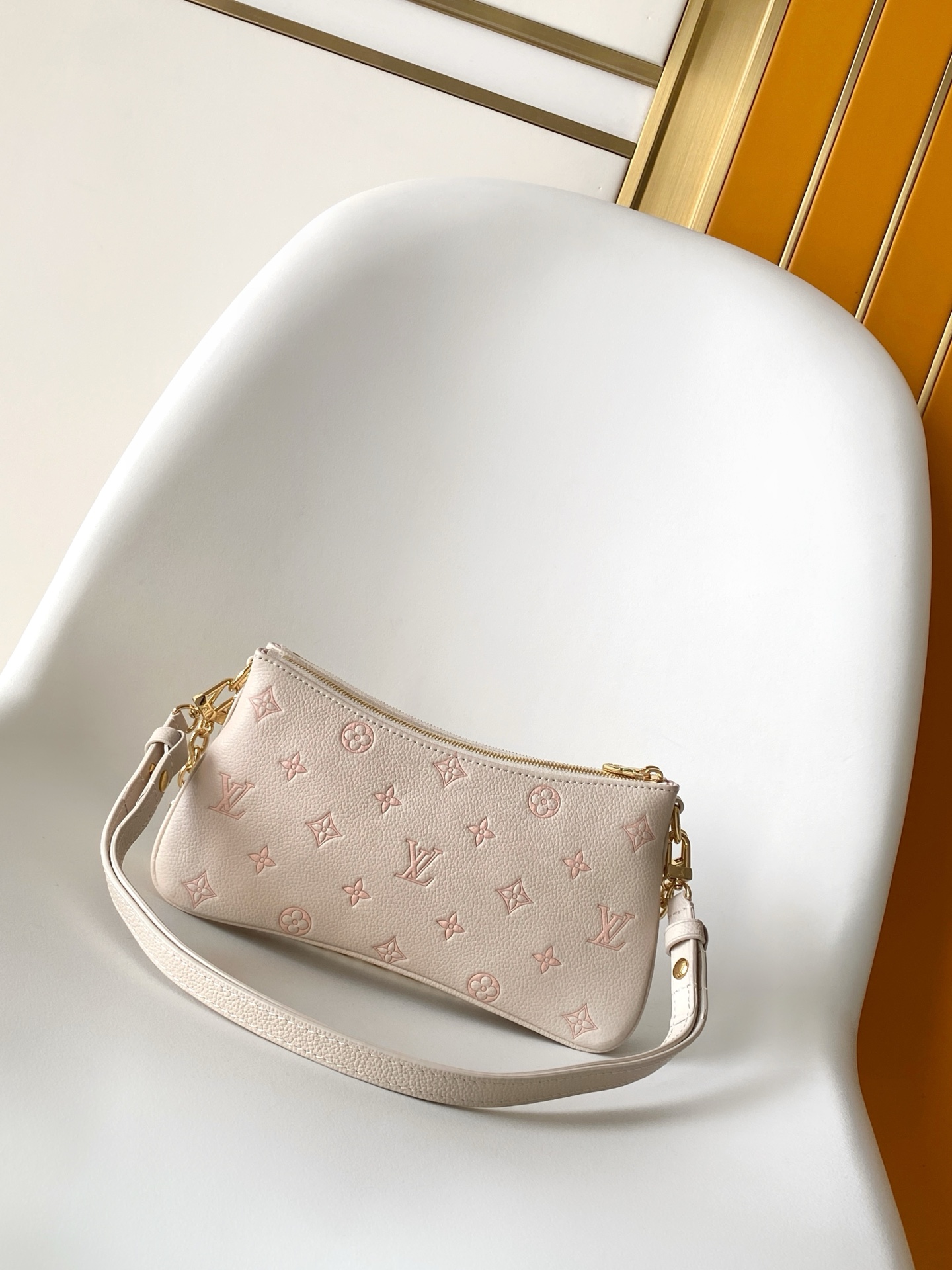 Louis Vuitton Basic Bag Cow Leather Black M-l-s