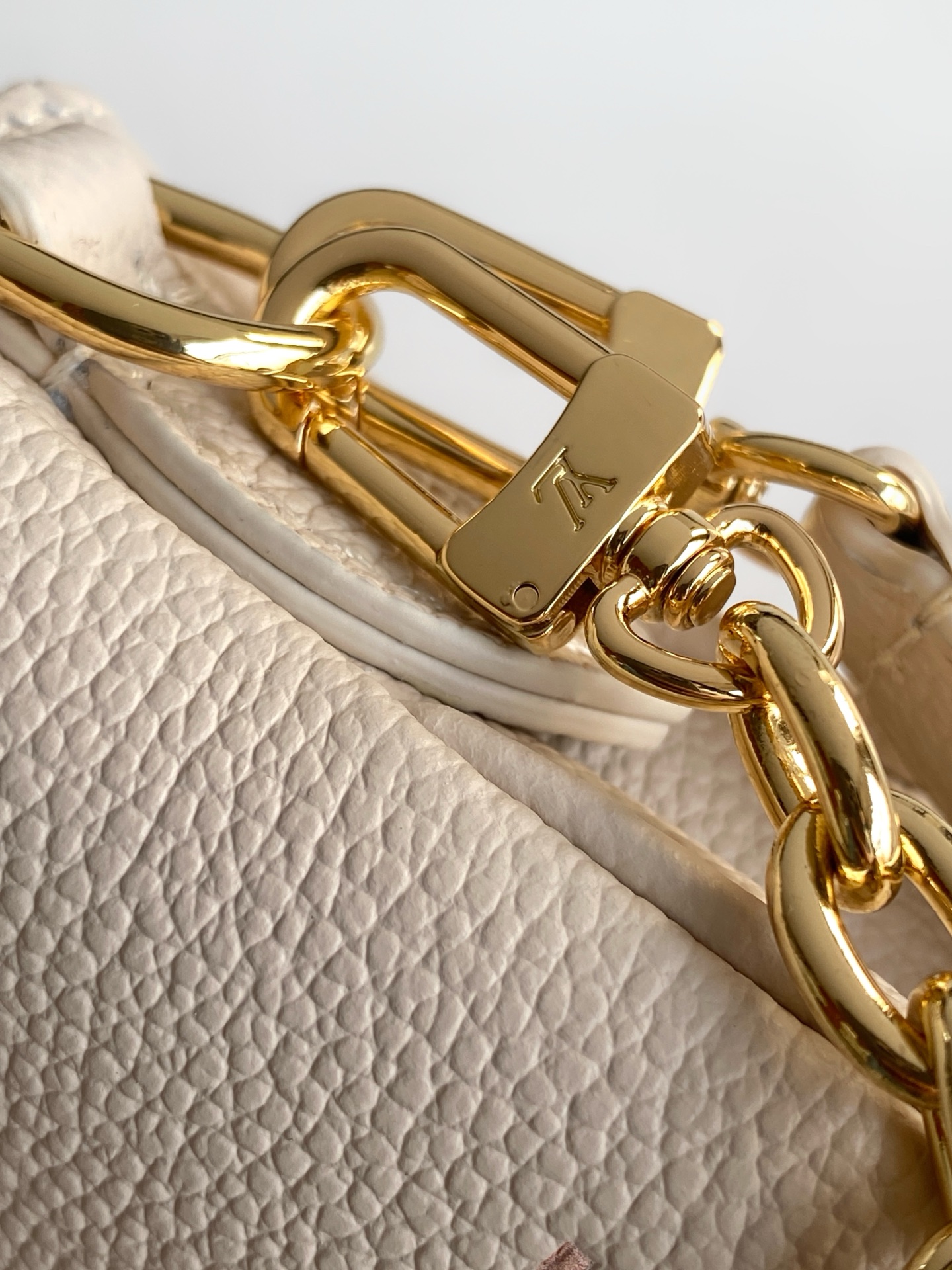 Louis Vuitton Basic Bag Cow Leather Black M-l-s