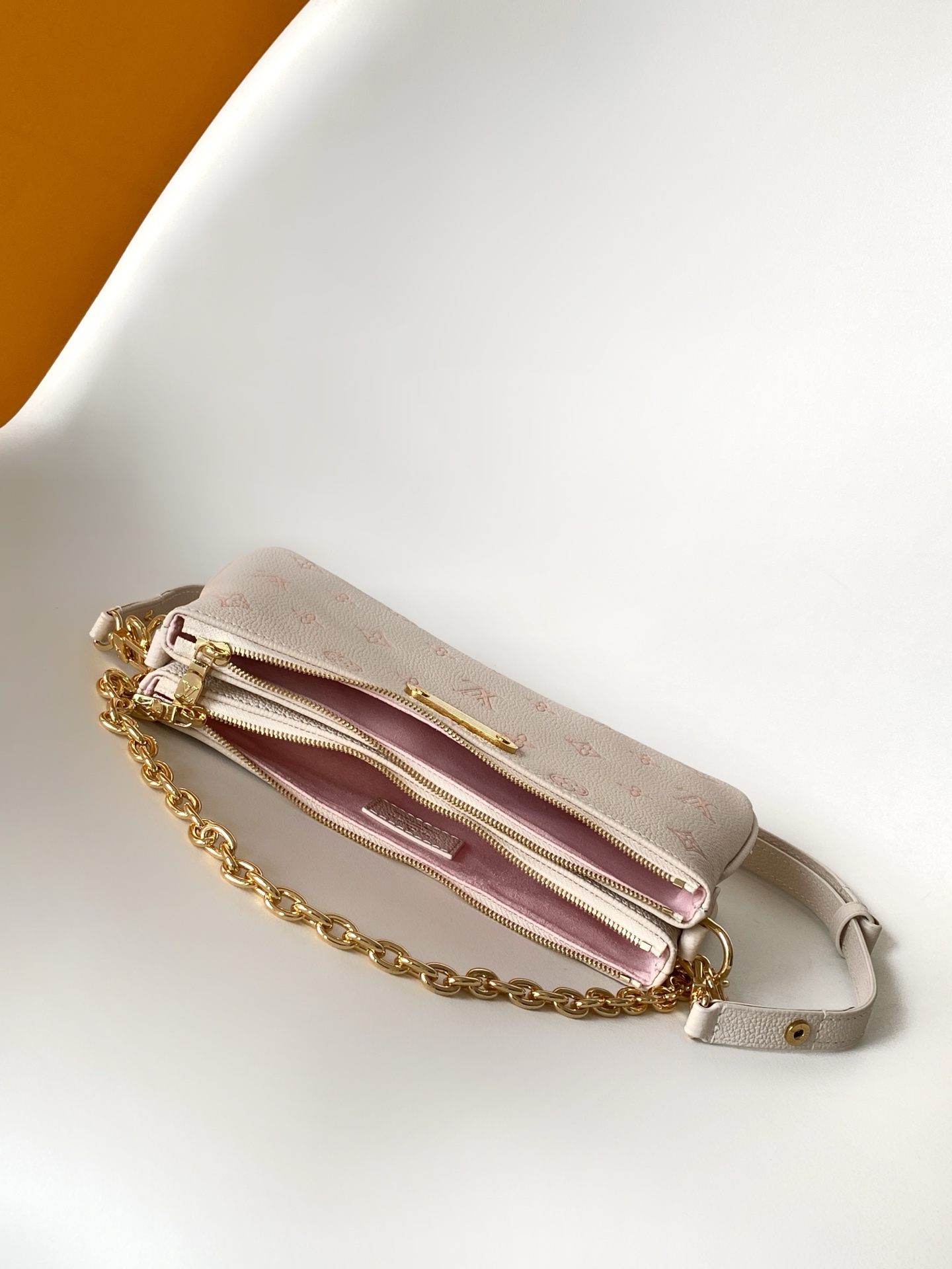 Louis Vuitton Basic Bag Cow Leather Black M-l-s