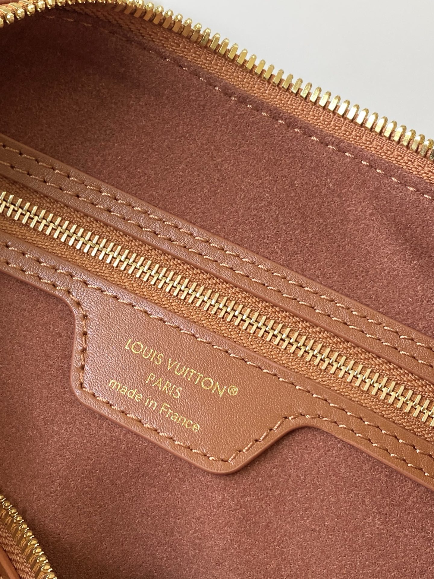 Louis Vuitton Basic Bag M