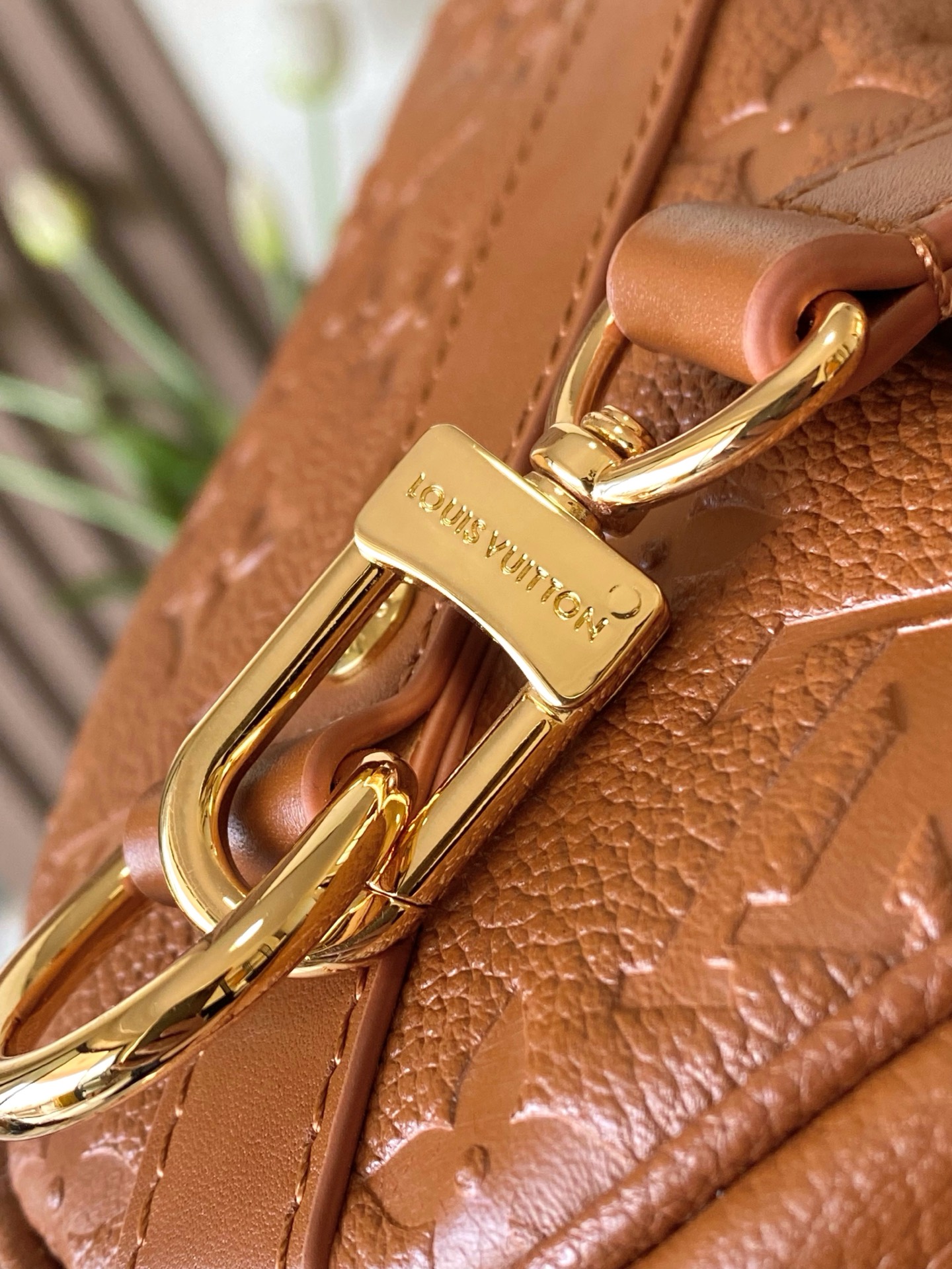 Louis Vuitton Basic Bag M