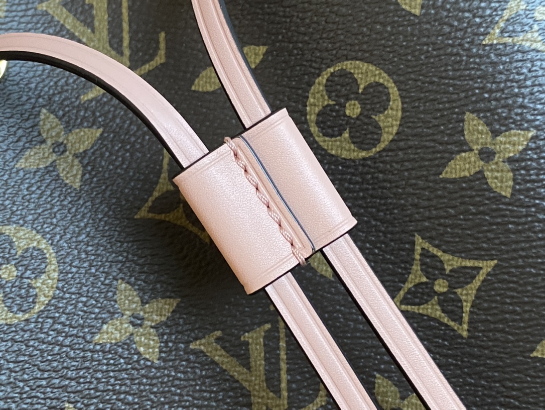 Louis Vuitton Basic Bag Pink M