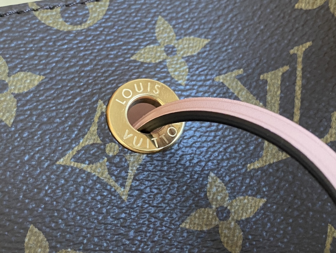 Louis Vuitton Basic Bag Pink M