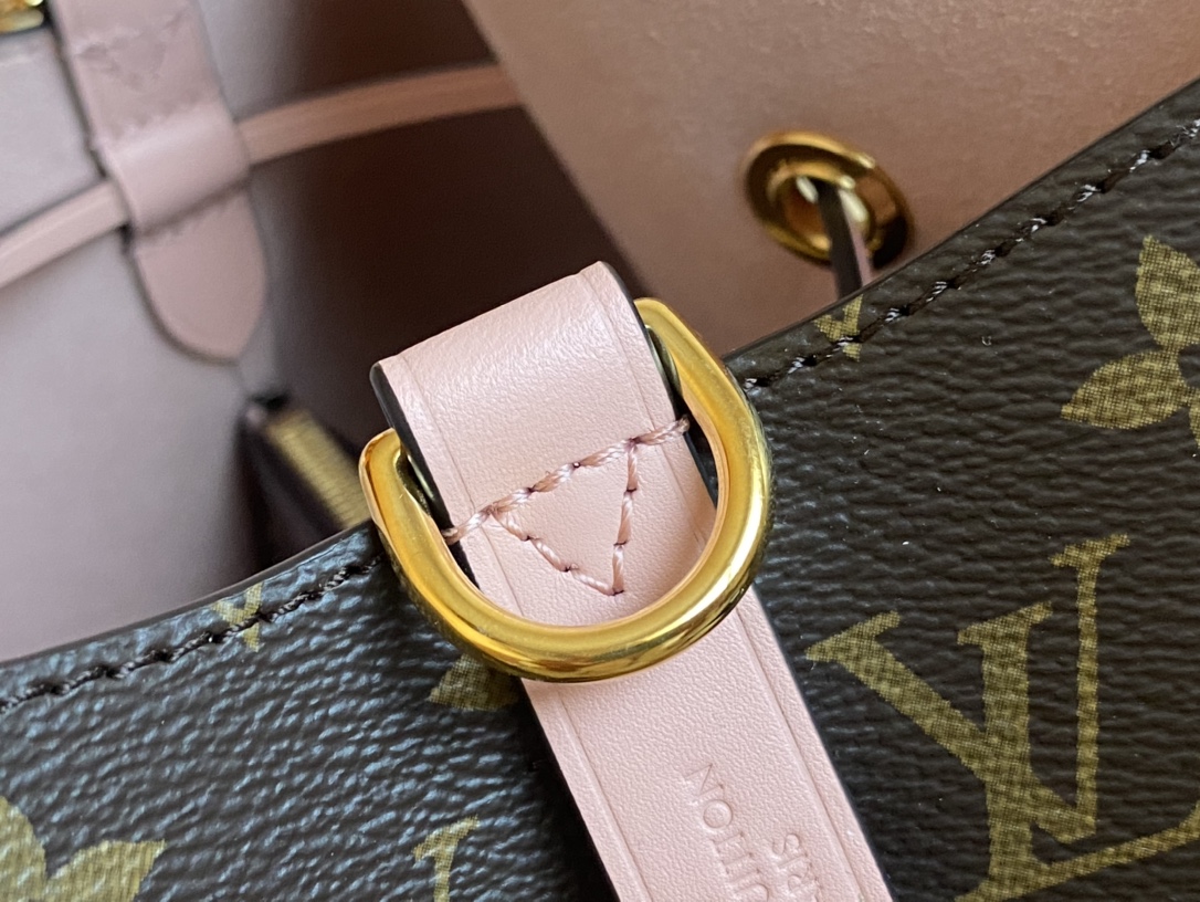 Louis Vuitton Basic Bag Pink M
