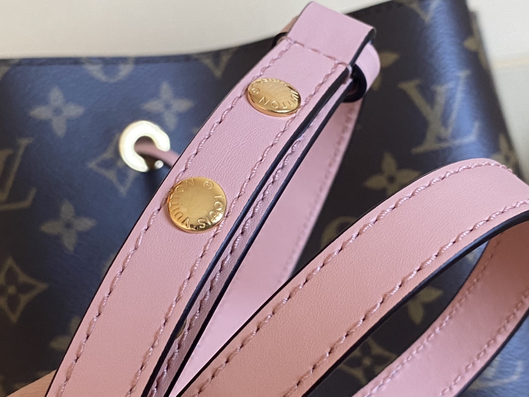 Louis Vuitton Basic Bag Pink M