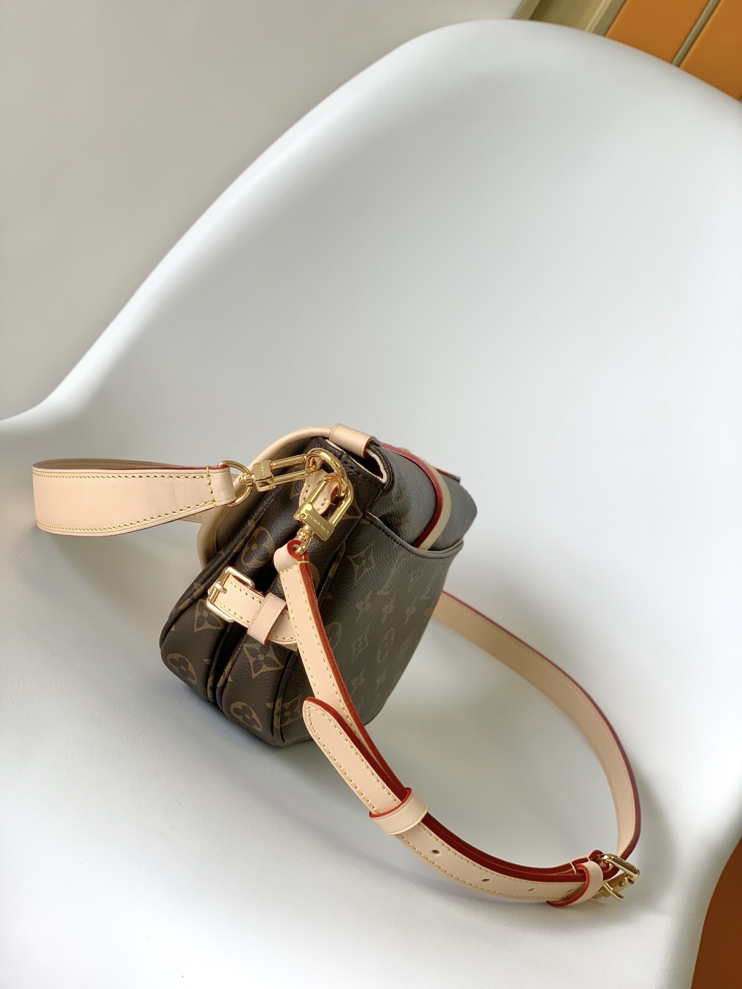 Louis Vuitton Basic Bag M-s