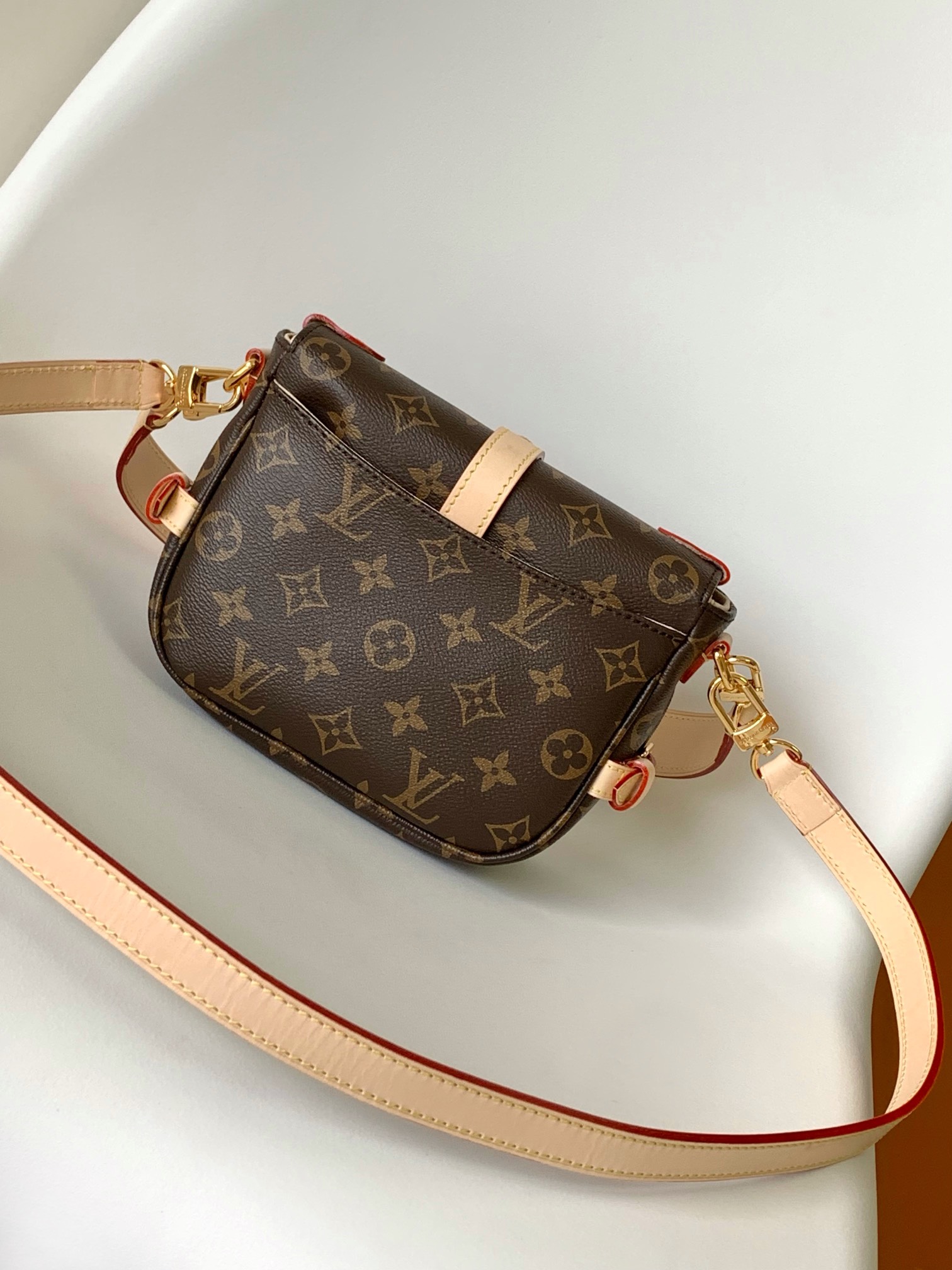 Louis Vuitton Basic Bag M-s