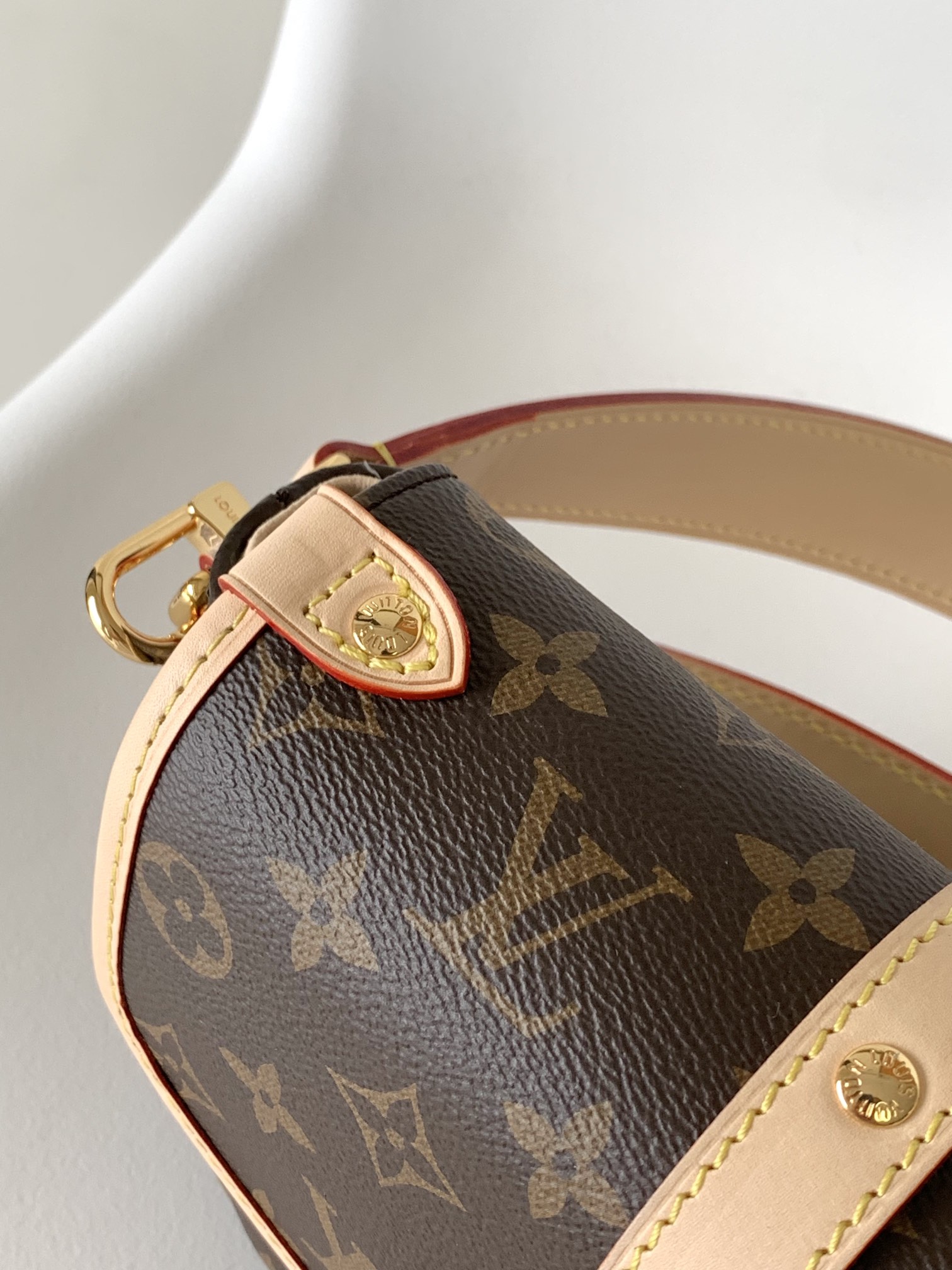 Louis Vuitton Basic Bag M-s