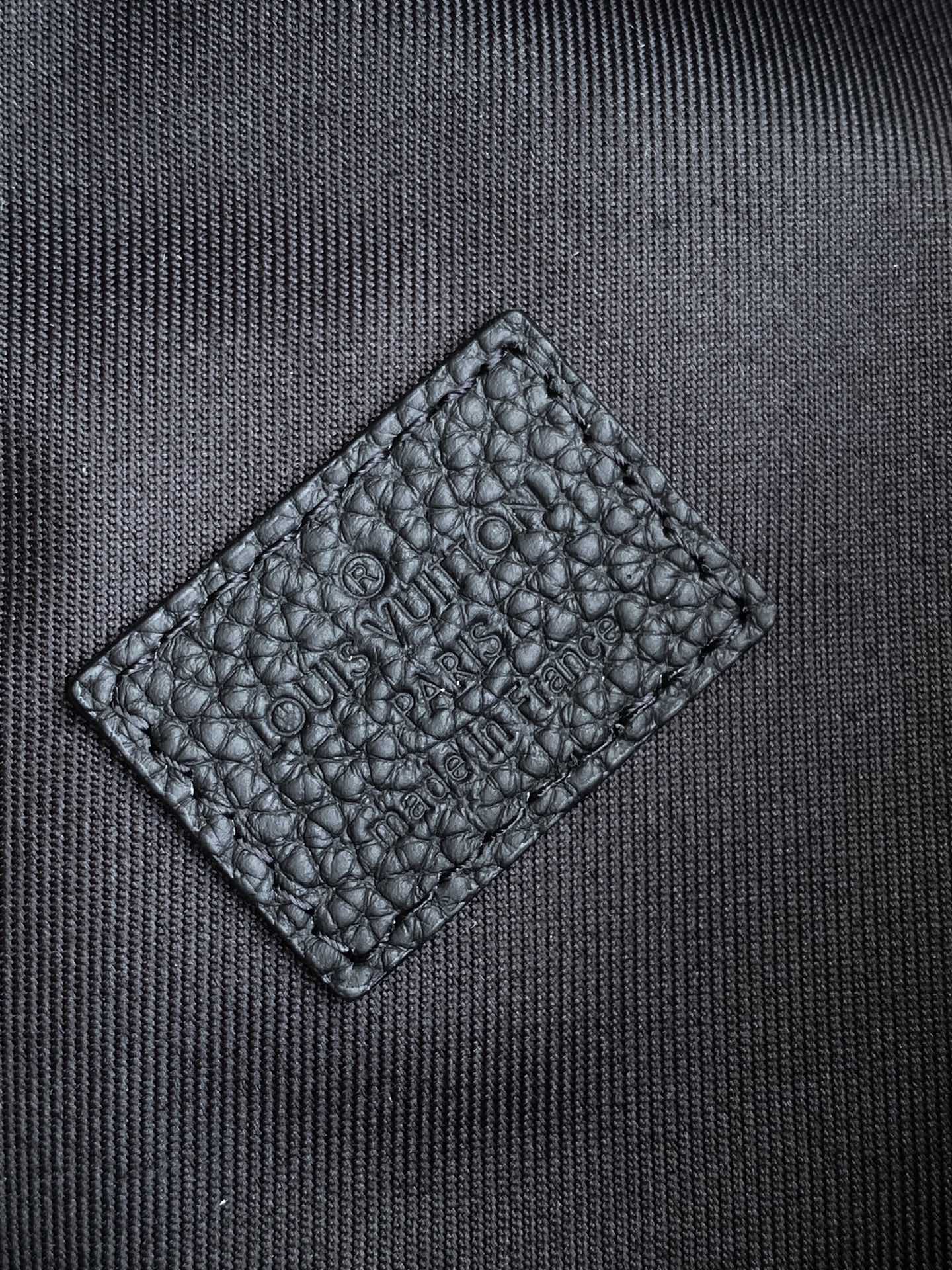 Louis Vuitton Basic Bag Cow Leather Black M-s