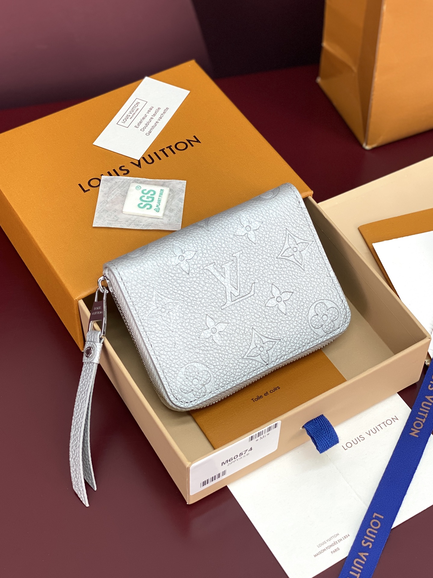 Louis Vuitton Basic Bag White M