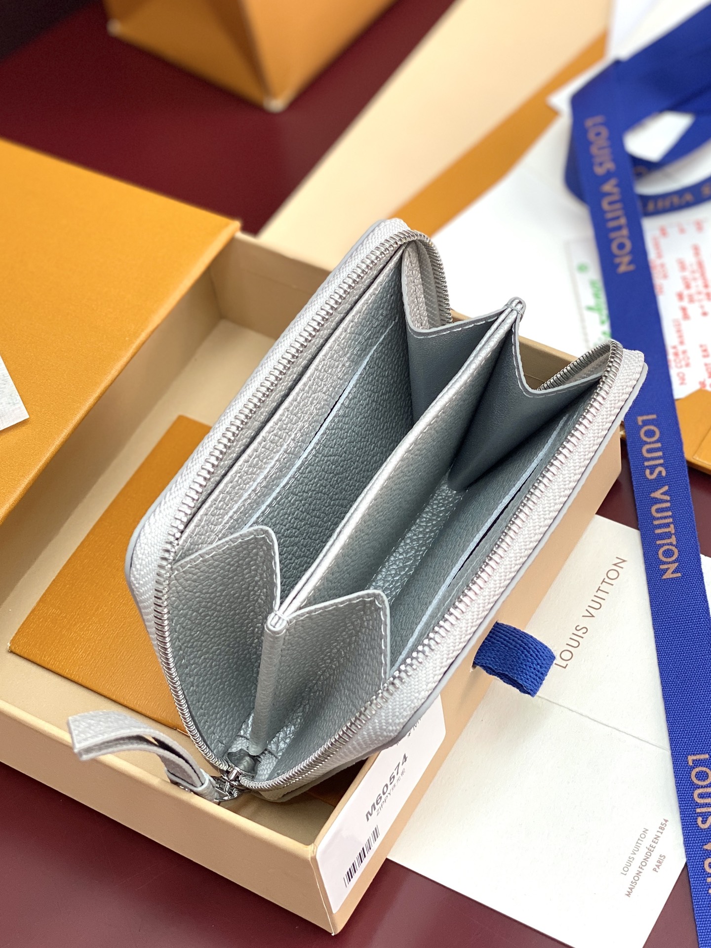 Louis Vuitton Basic Bag White M