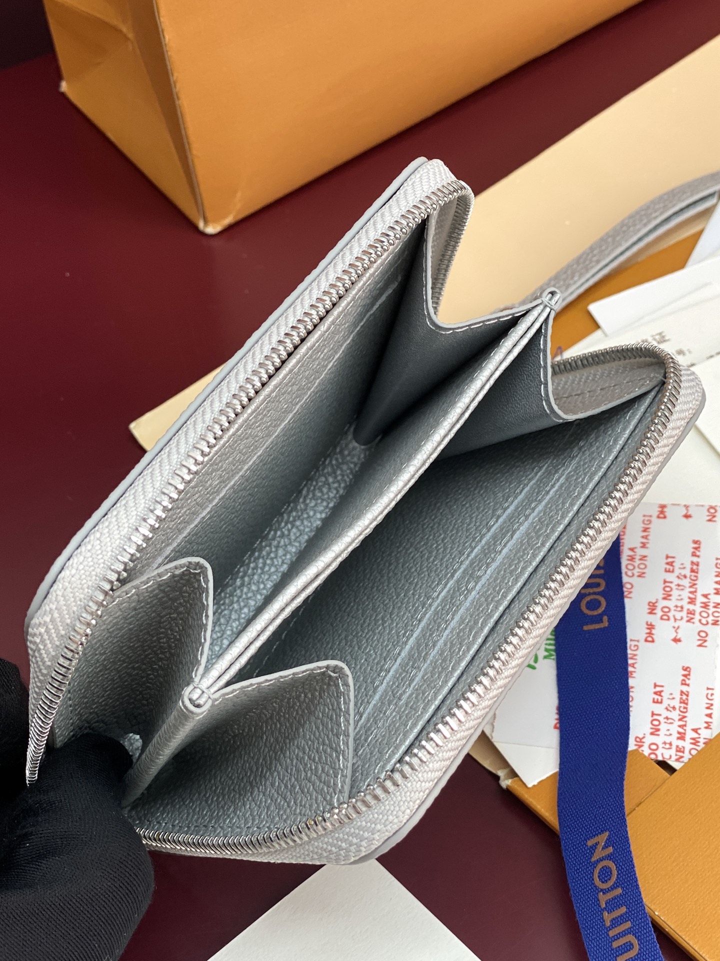 Louis Vuitton Basic Bag White M