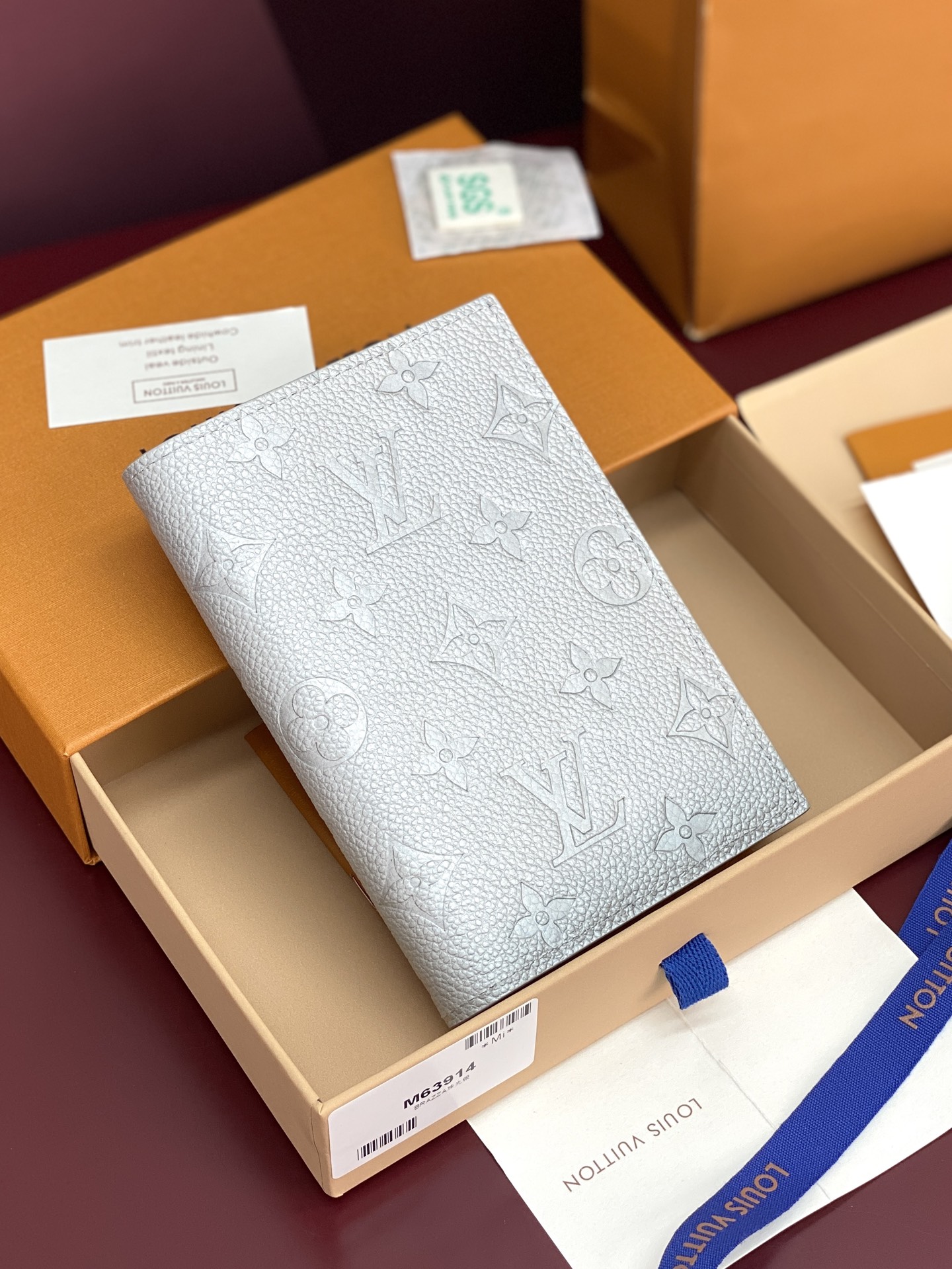 Louis Vuitton Basic Bag Cow Leather White M