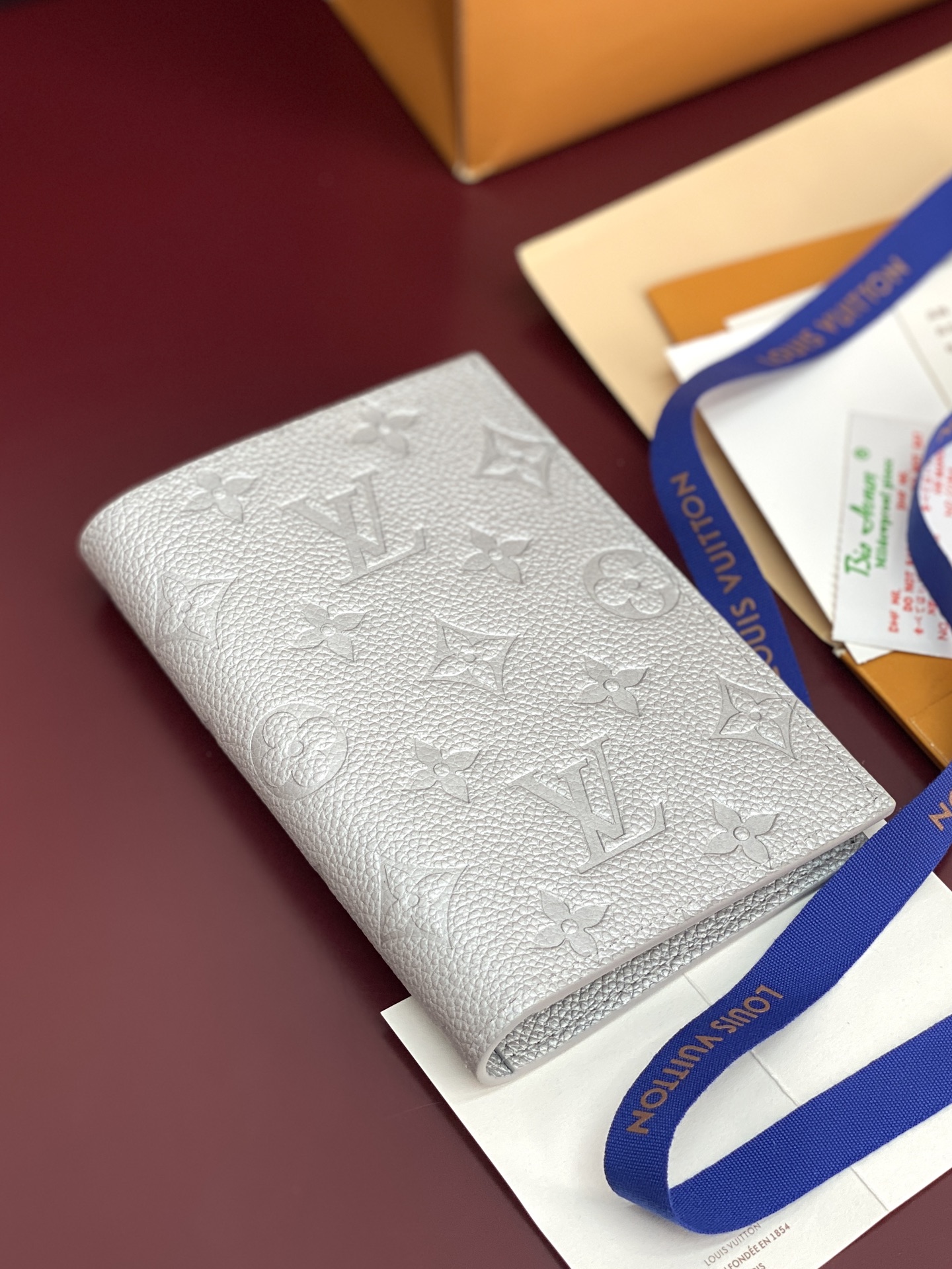 Louis Vuitton Basic Bag Cow Leather White M