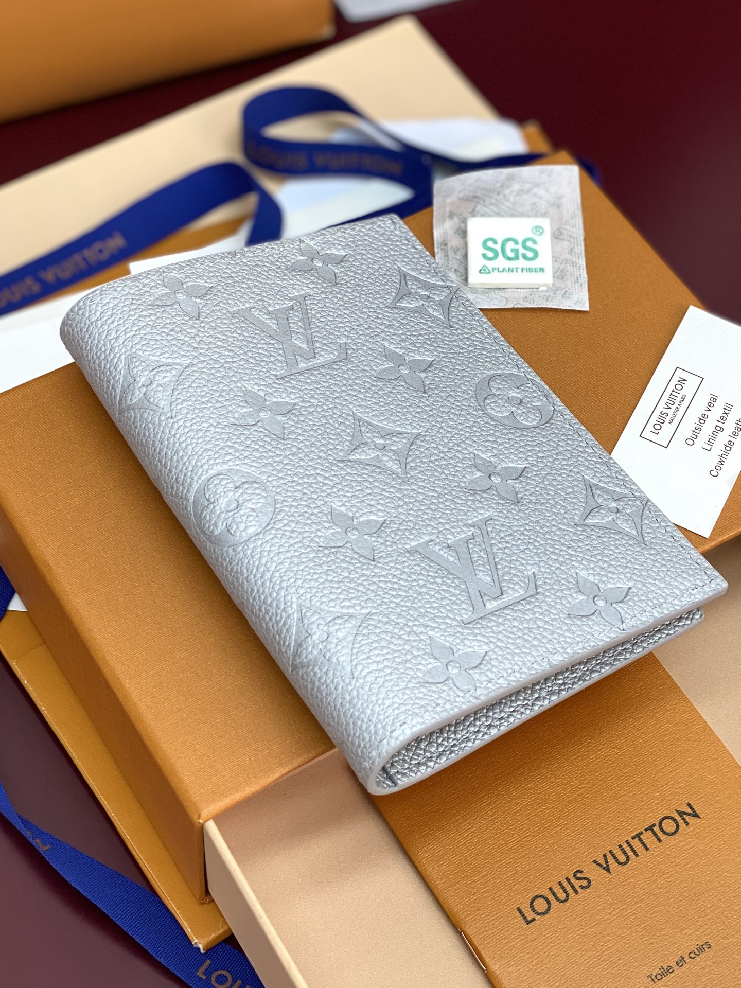 Louis Vuitton Basic Bag Cow Leather White M