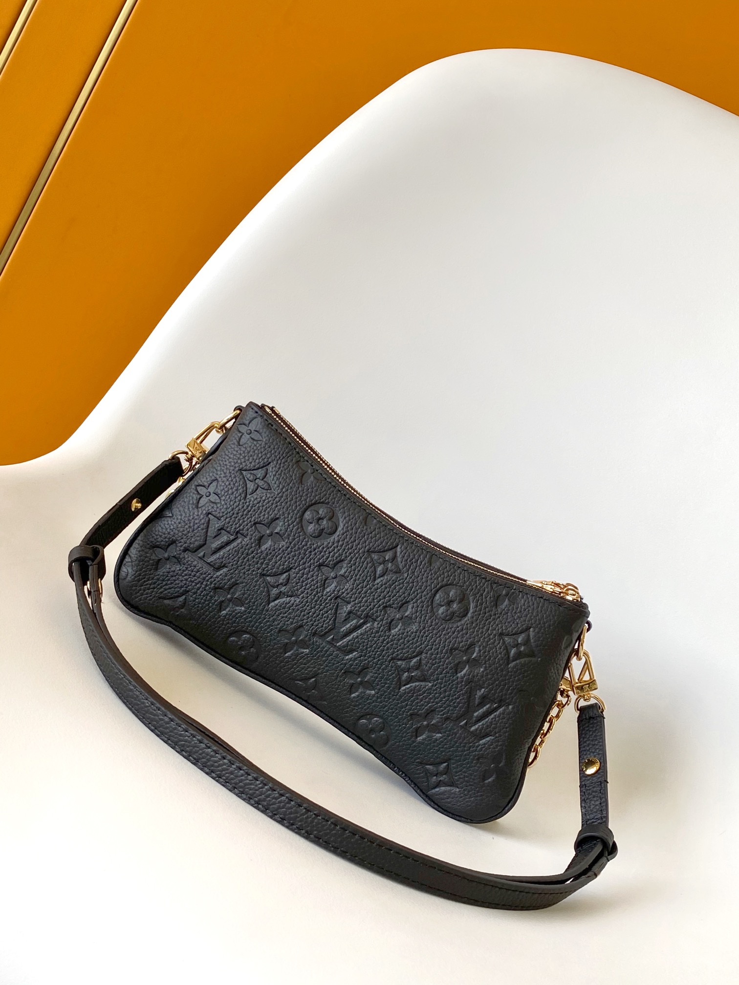 Louis Vuitton Basic Bag Cow Leather Black M-l-s