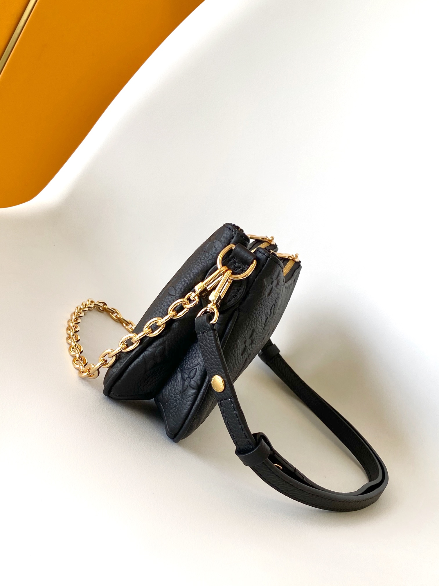 Louis Vuitton Basic Bag Cow Leather Black M-l-s